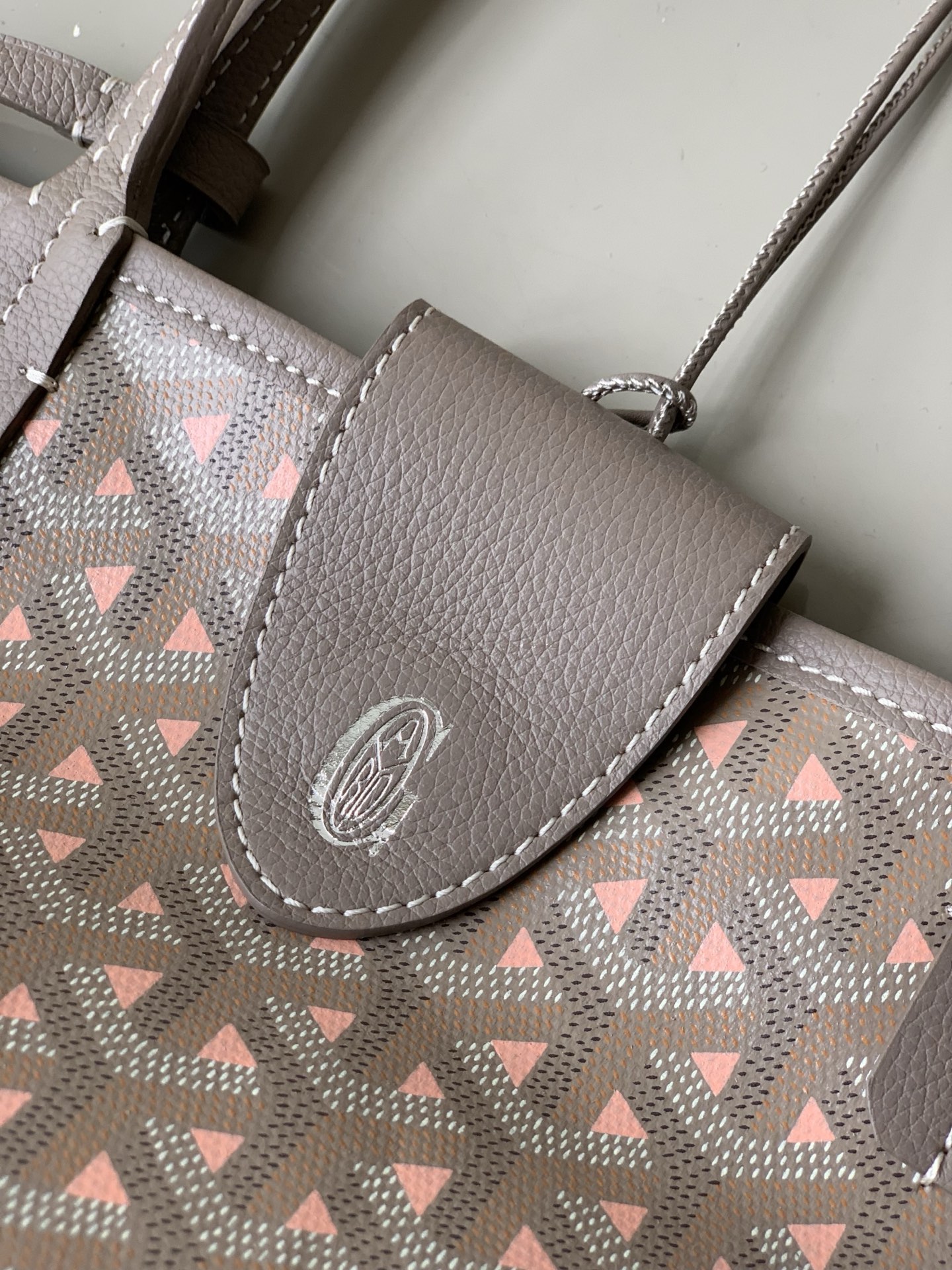 Goyard Sumo and Beige Luxury Leather Top Handle Bag -