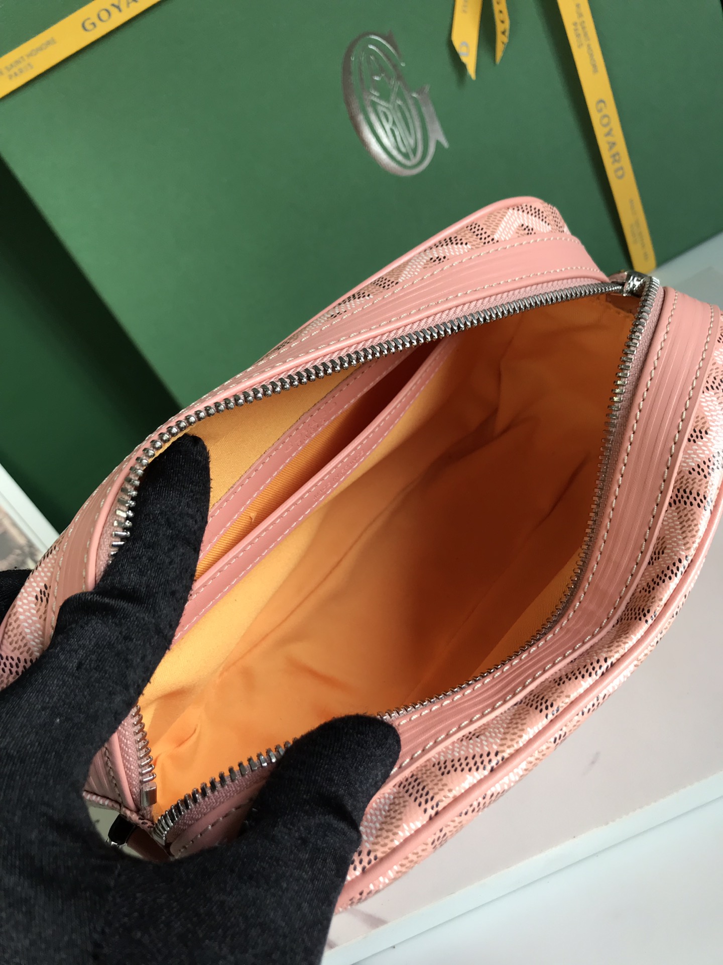 Goyard Cup Vert PM Shoulder Bag pink Leather Cloth