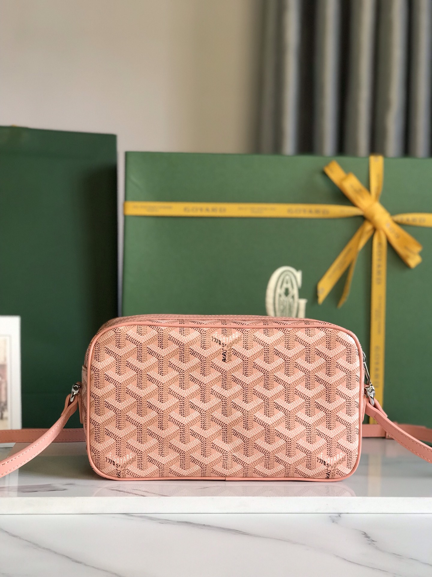 Goyard Cup Vert PM Shoulder Bag pink Leather Cloth