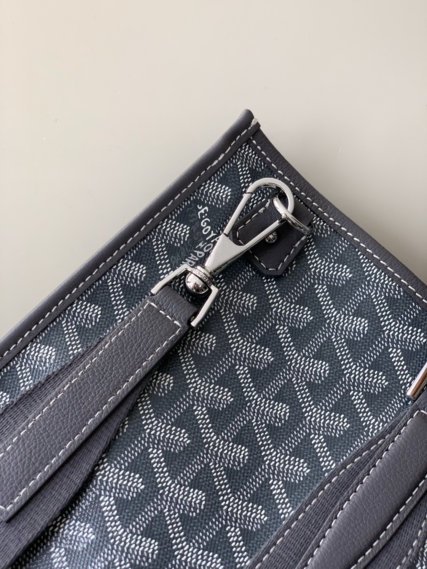 GOYARD Goyardine Calfskin Morvan Document Case gray