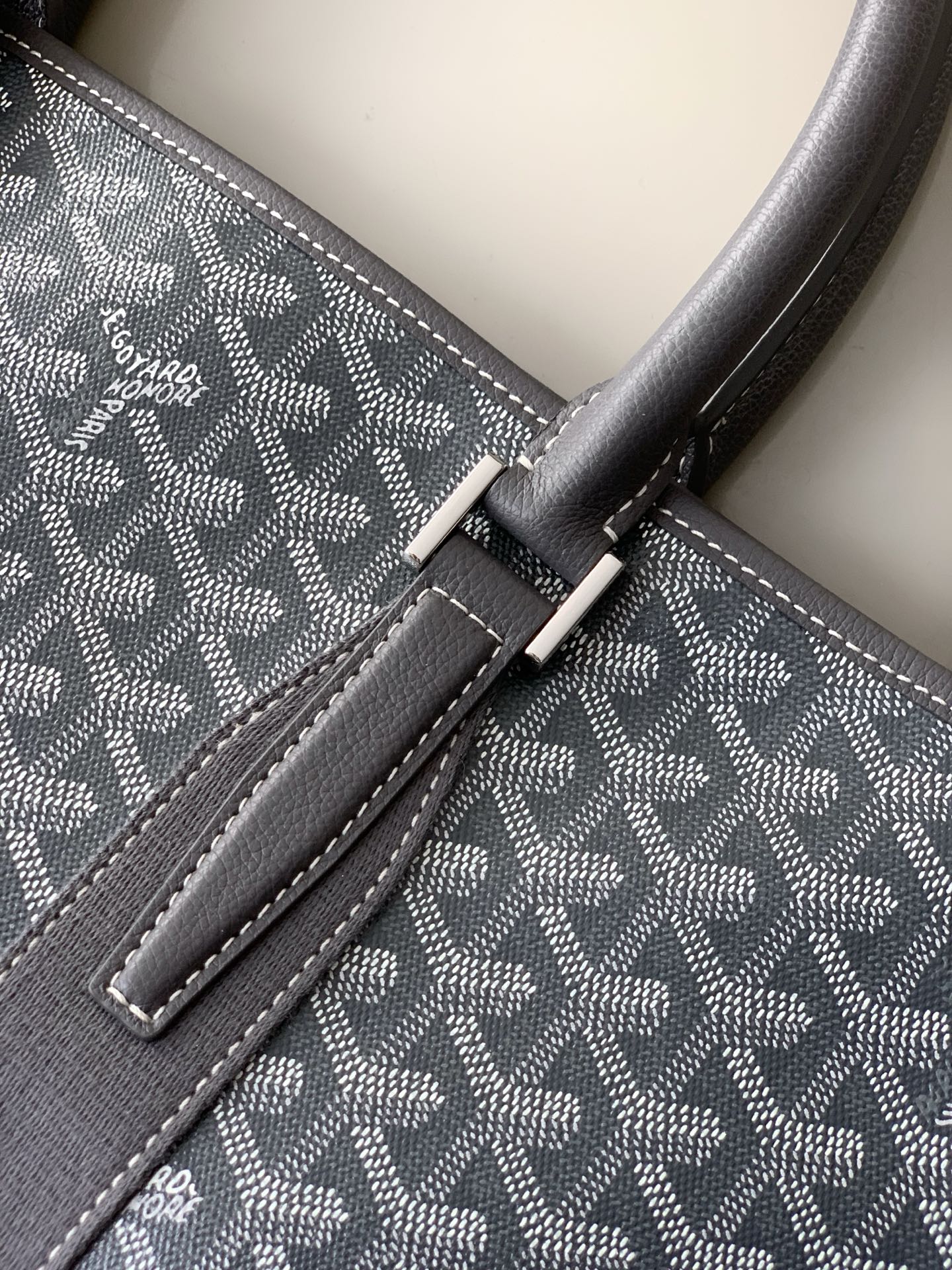 GOYARD Goyardine Calfskin Morvan Document Case gray