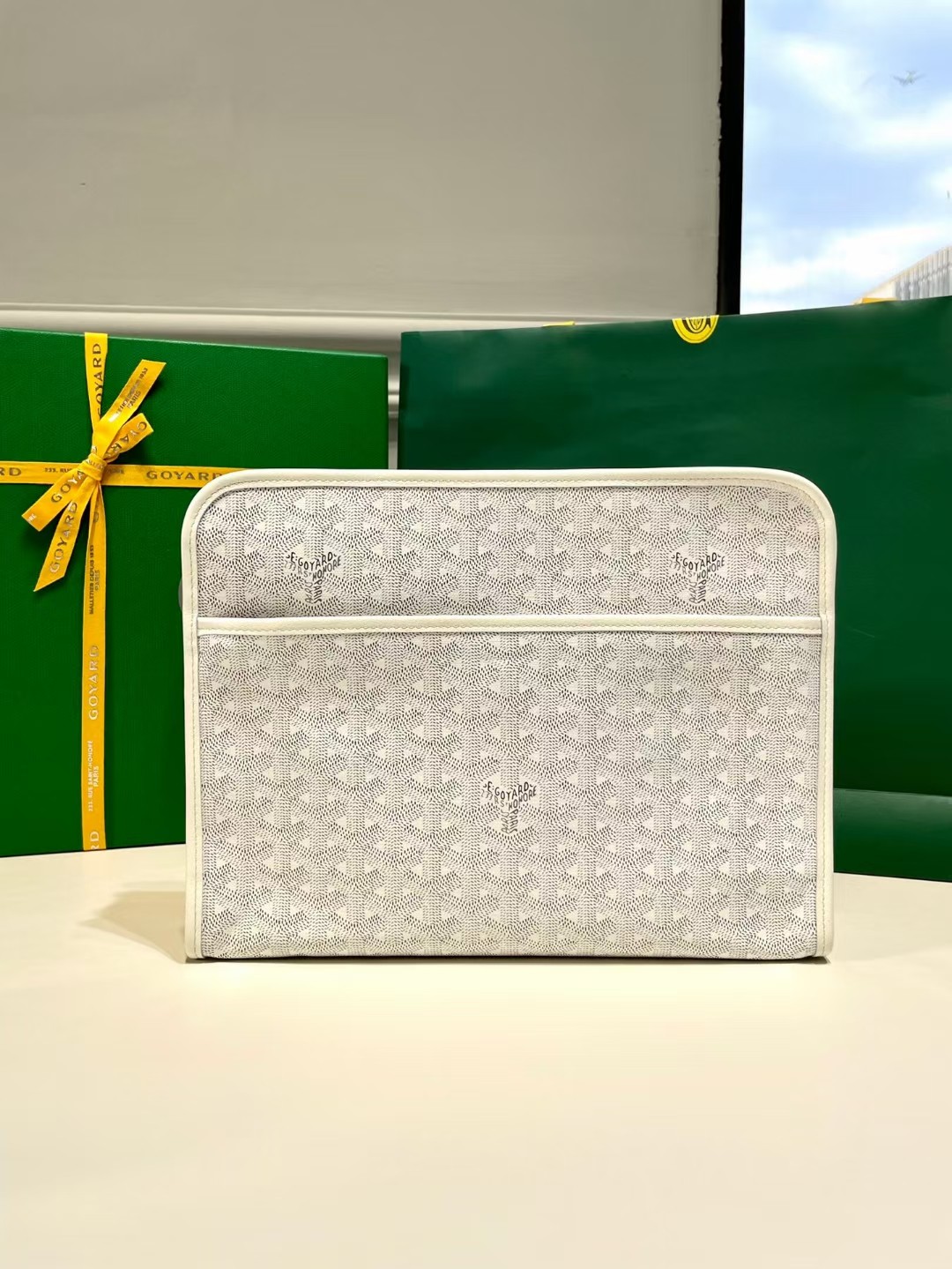 Goyard Jouvence Toiletry Pouch Goyardine GM white in Coated
