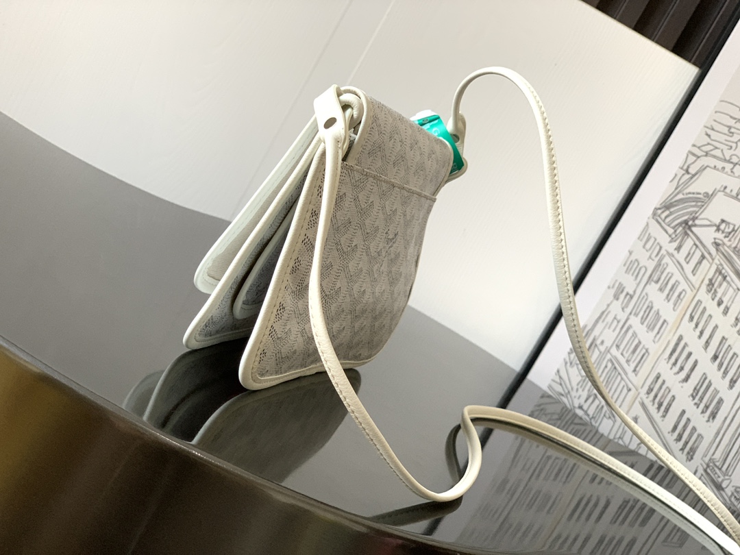 GOYARD Goyardine Plumet Wallet Clutch white 1051581