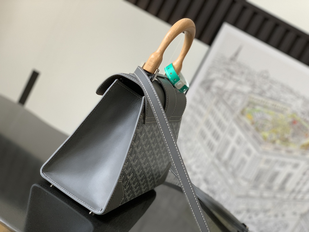 Goyard Saigon Structure PM Black and gray Goyardine ...
