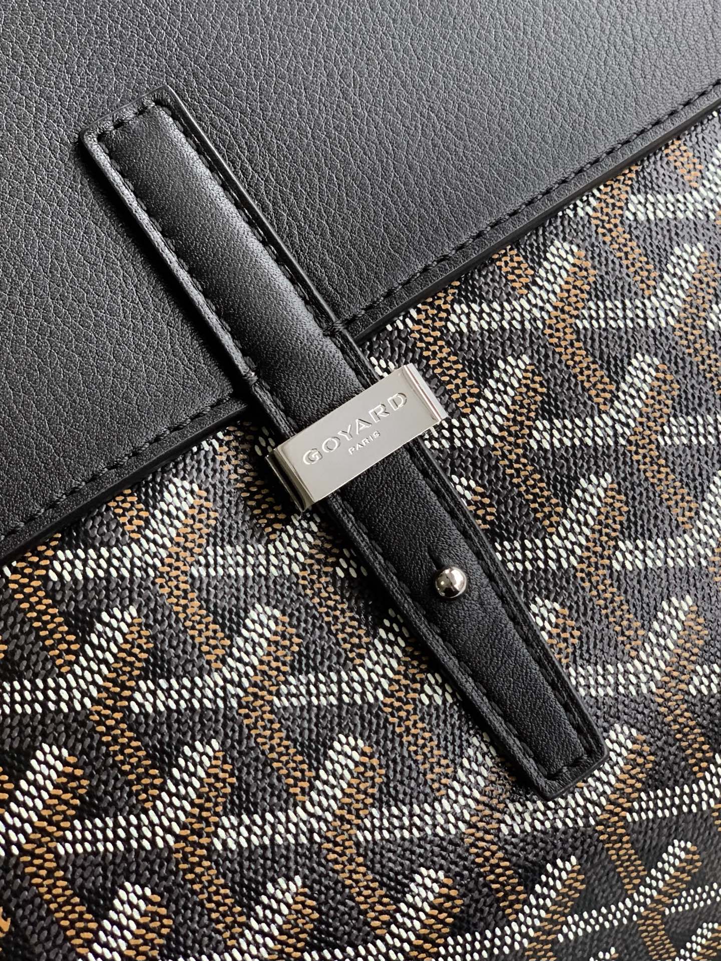 GOYARD Goyardine Coursier Messenger Bag Gray