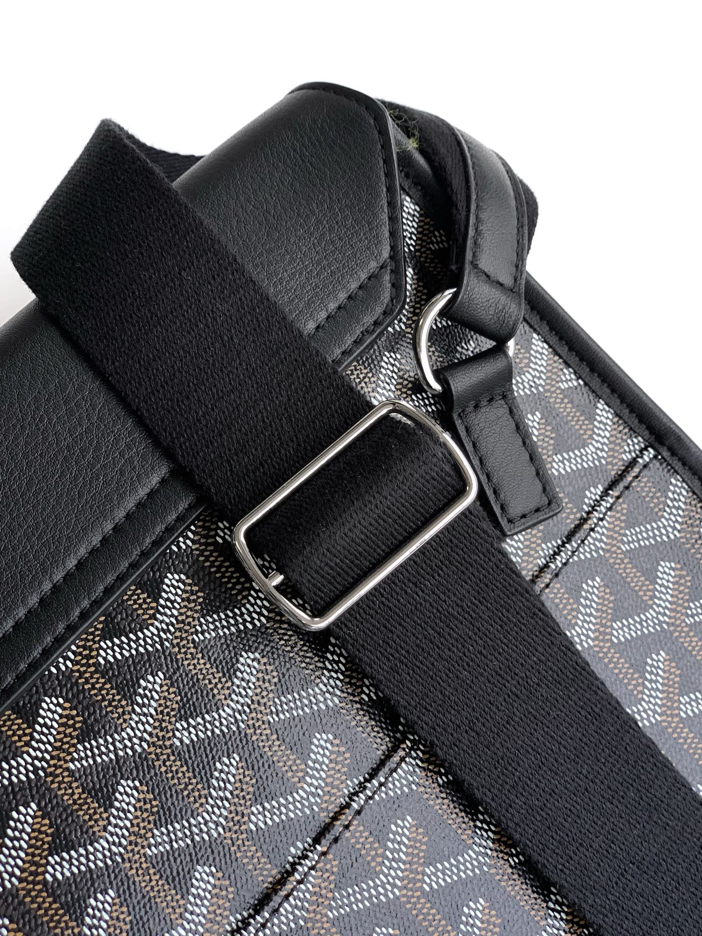 GOYARD Goyardine Coursier Messenger Bag Gray