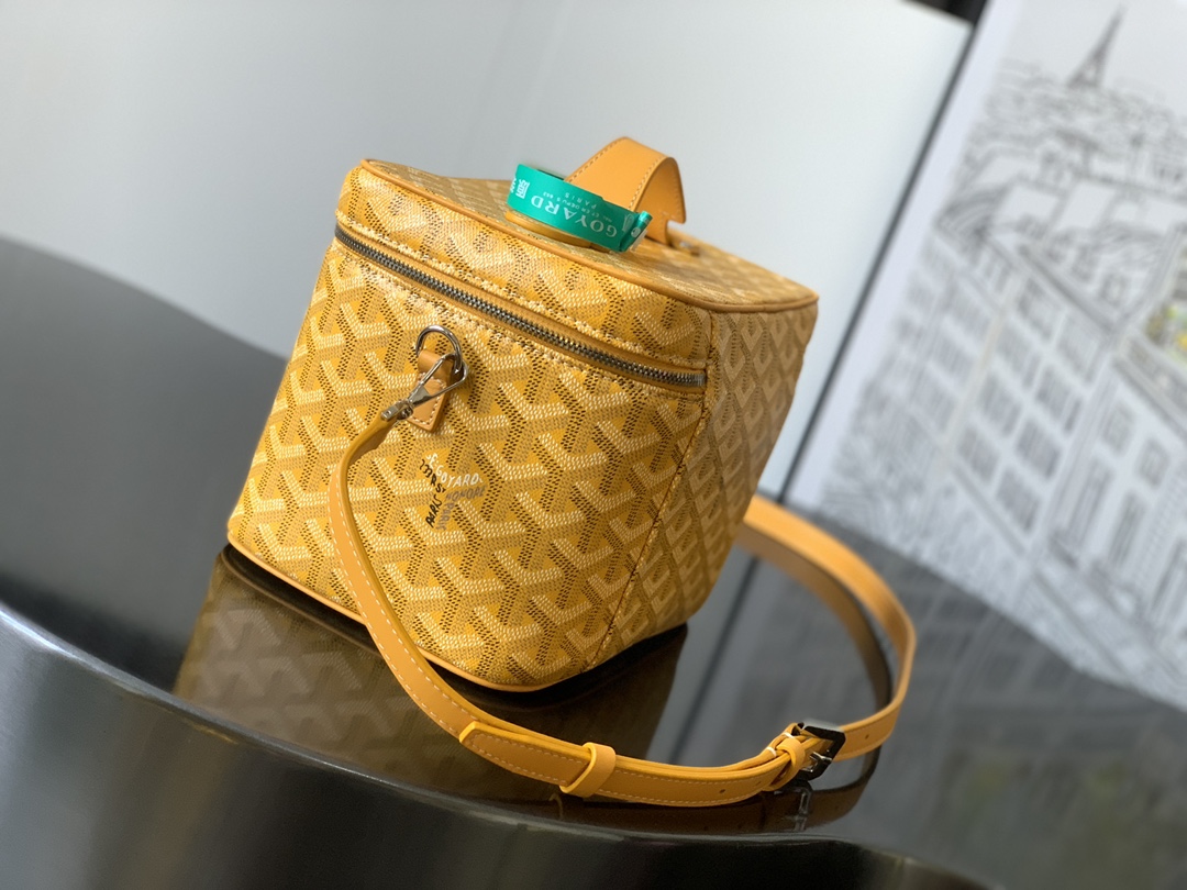 GOYARD Goyardine Muse Vanity Case Yellow 1384382 |