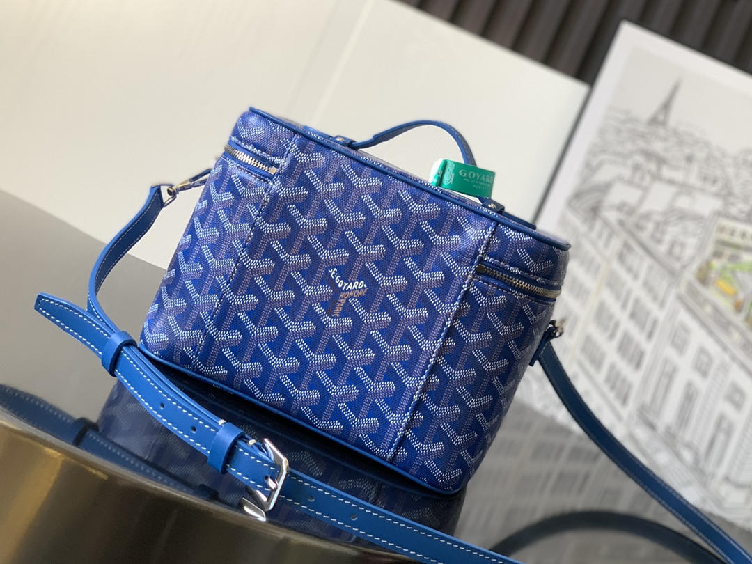 GOYARD Goyardine Muse Vanity Case Sky Blue 1352545 |