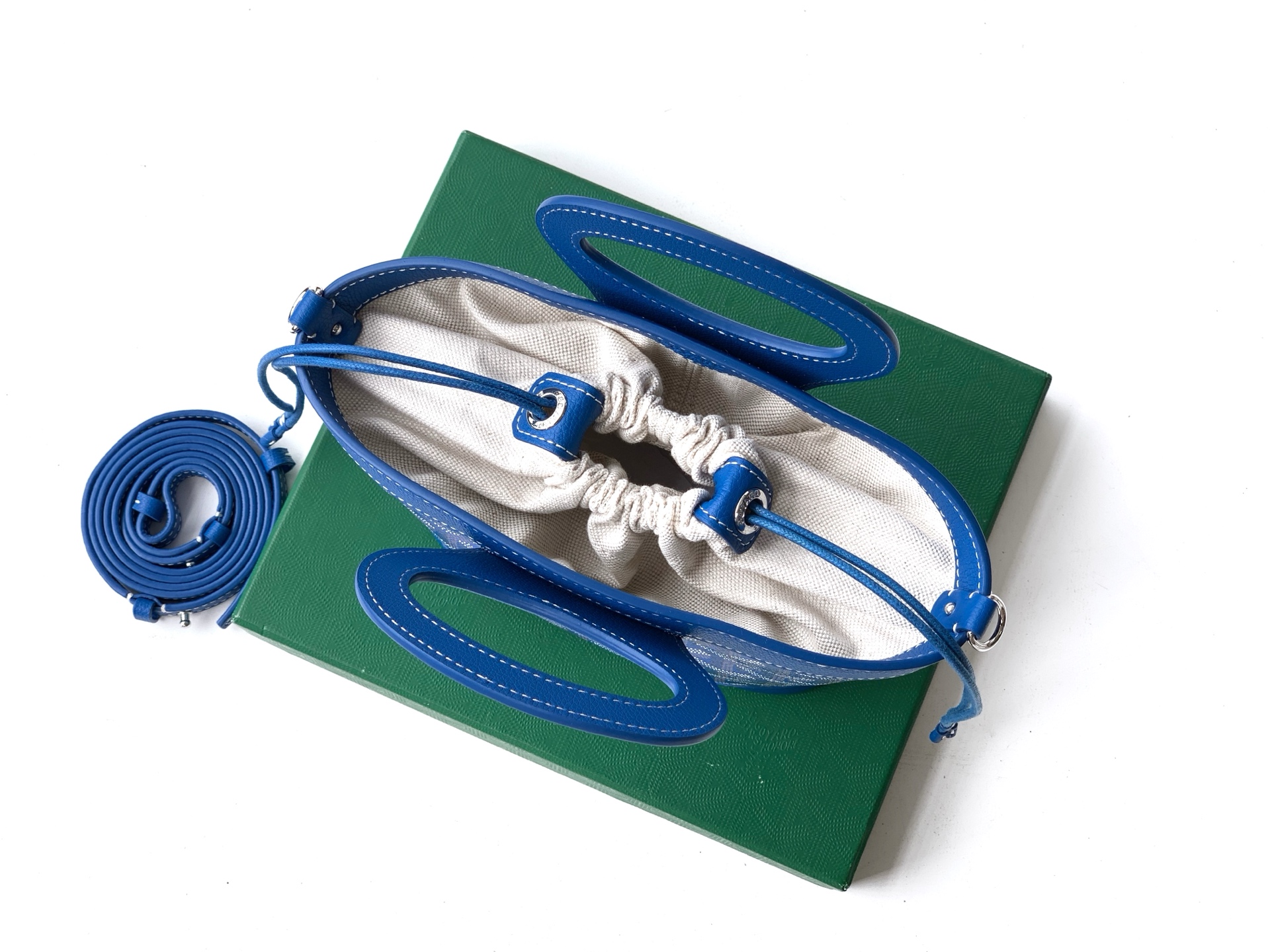 Goyard Beluga MM Handle Bag Blue Goyardine Leather Carry