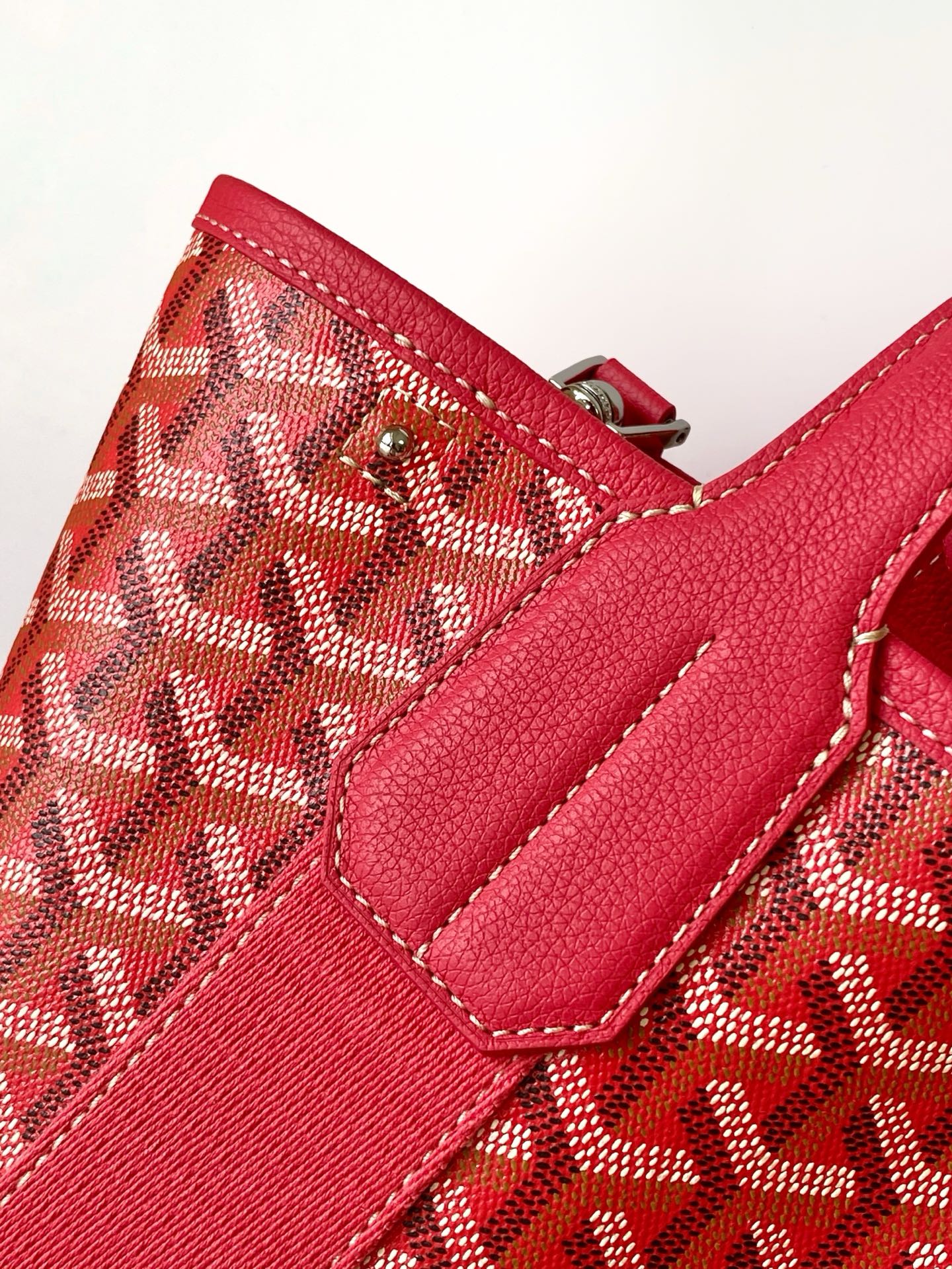 Goyard Goyardine Belharra PM Fuchsia Tote Palladium bag red