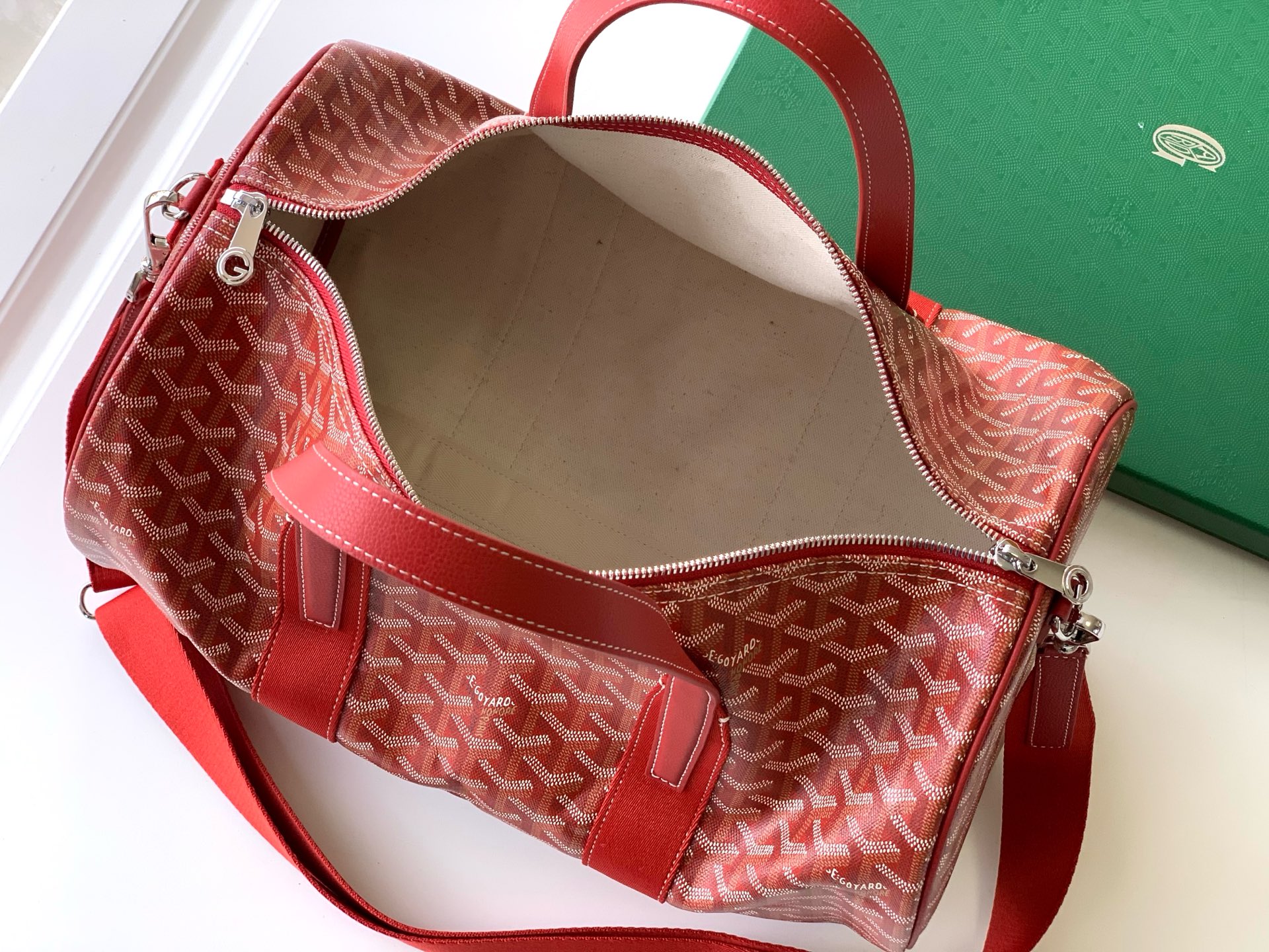 Goyard Barrel 40 Sports Bag red