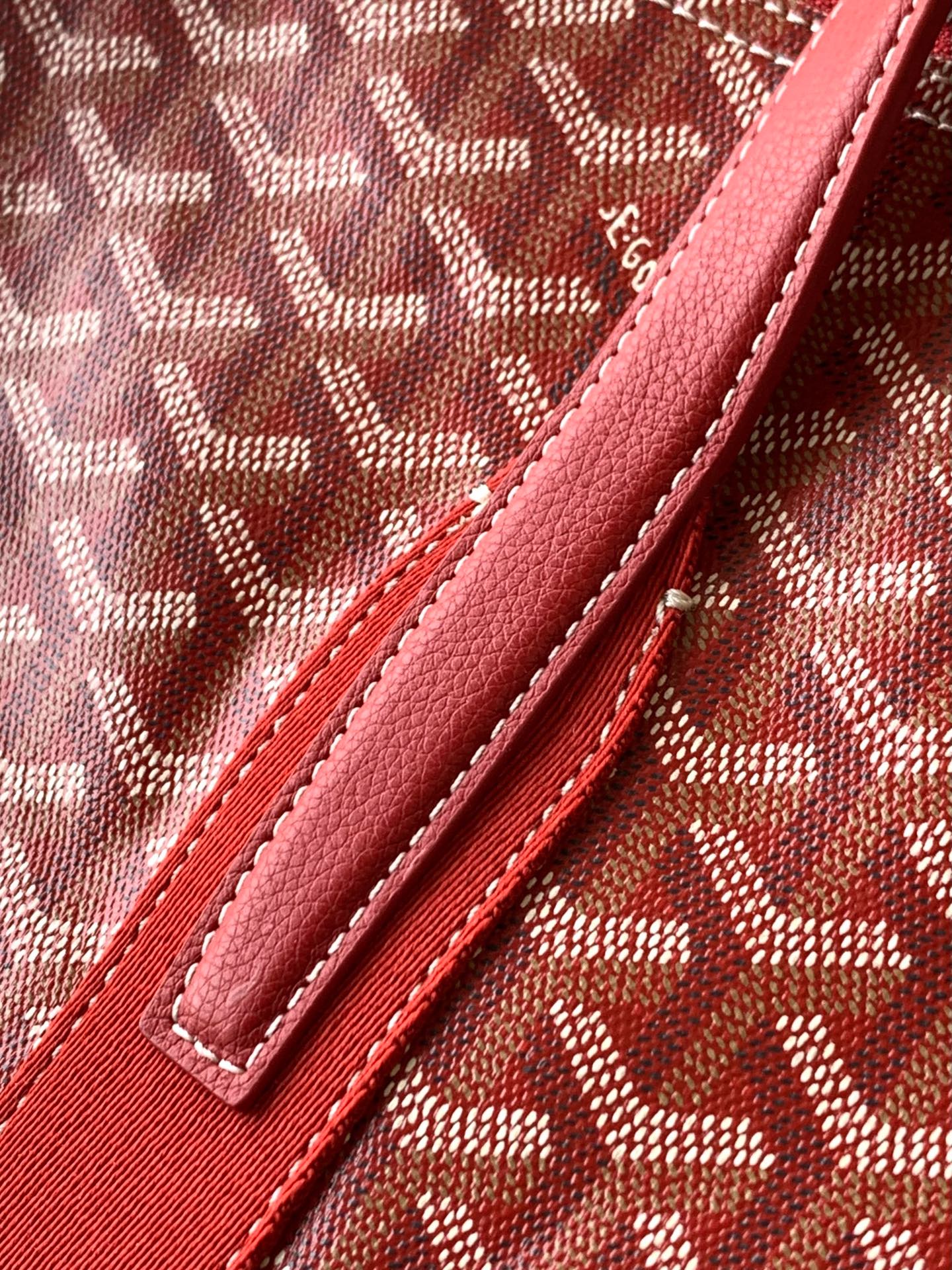 Goyard Barrel 40 Sports Bag red