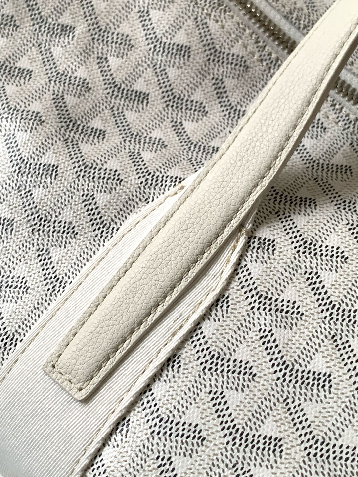 Goyard Barrel 40 Sports Bag White