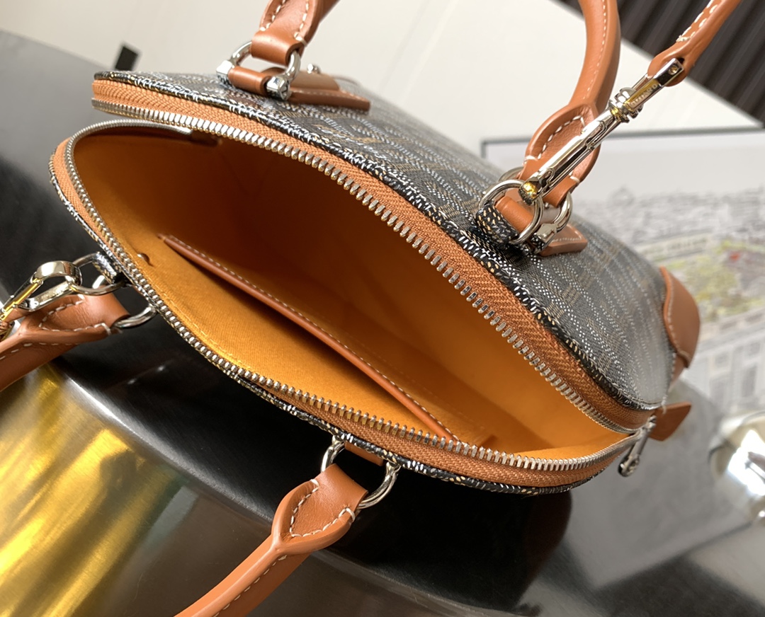 Goyard Goyardine Sac Vendome PM Black in Tan