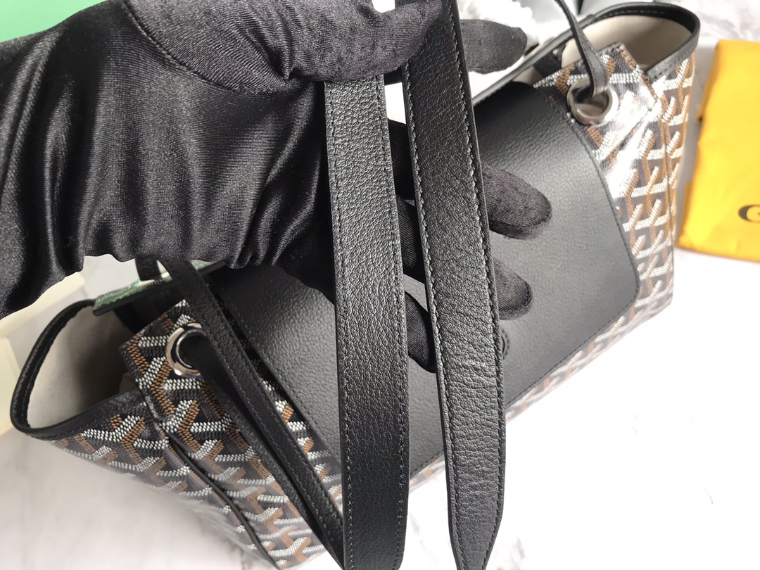 Goyard Goyardine Rouette PM Black – Coco Approved Studio