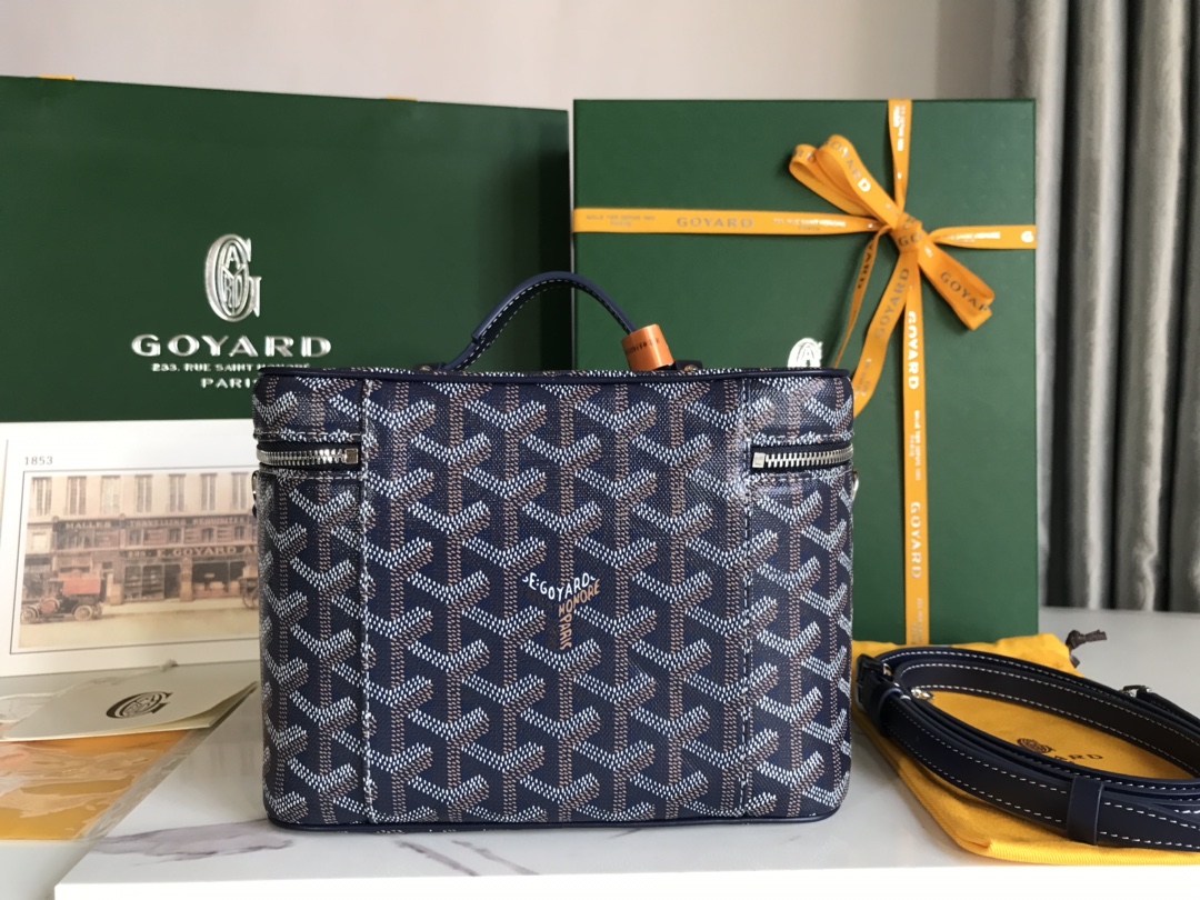 GOYARD Goyardine Muse Vanity Case blue navy