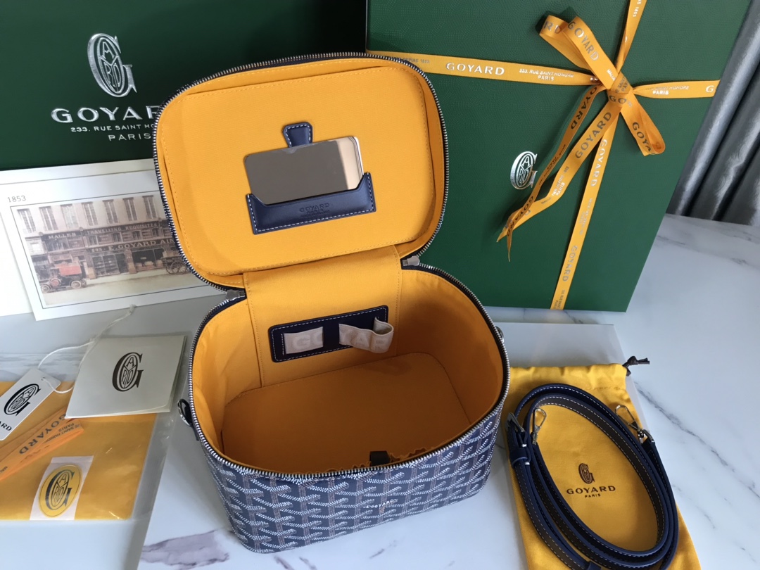 GOYARD Goyardine Muse Vanity Case blue navy