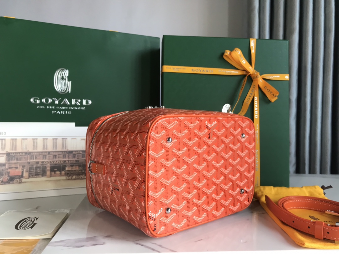 GOYARD Goyardine Muse Vanity Case orange