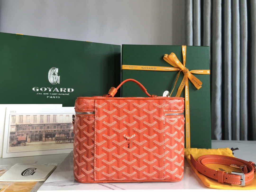 GOYARD Goyardine Muse Vanity Case orange