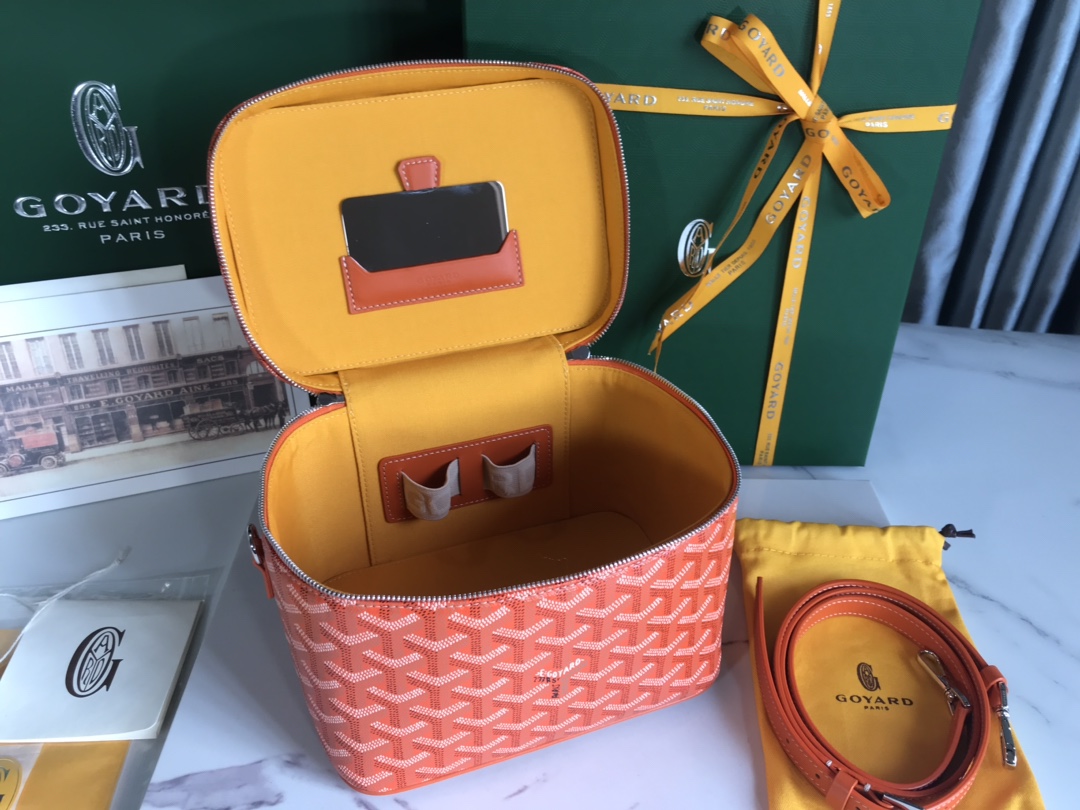 GOYARD Goyardine Muse Vanity Case orange