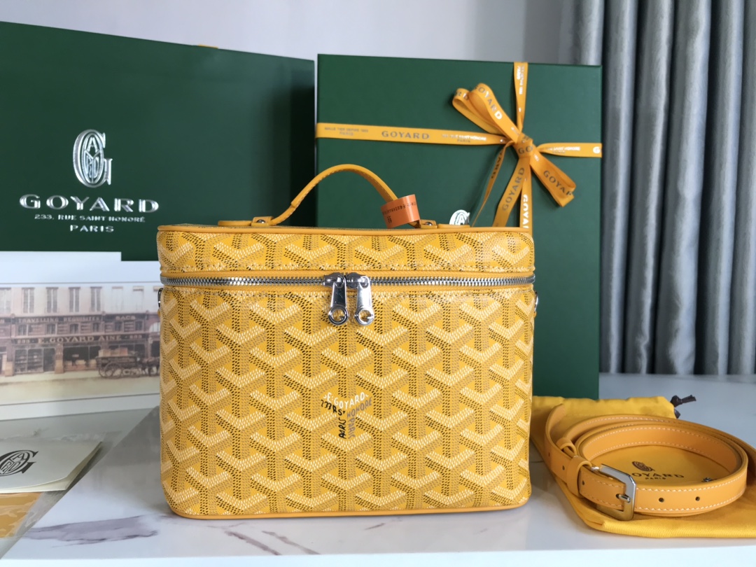 GOYARD Goyardine Muse Vanity Case Yellow 1384382