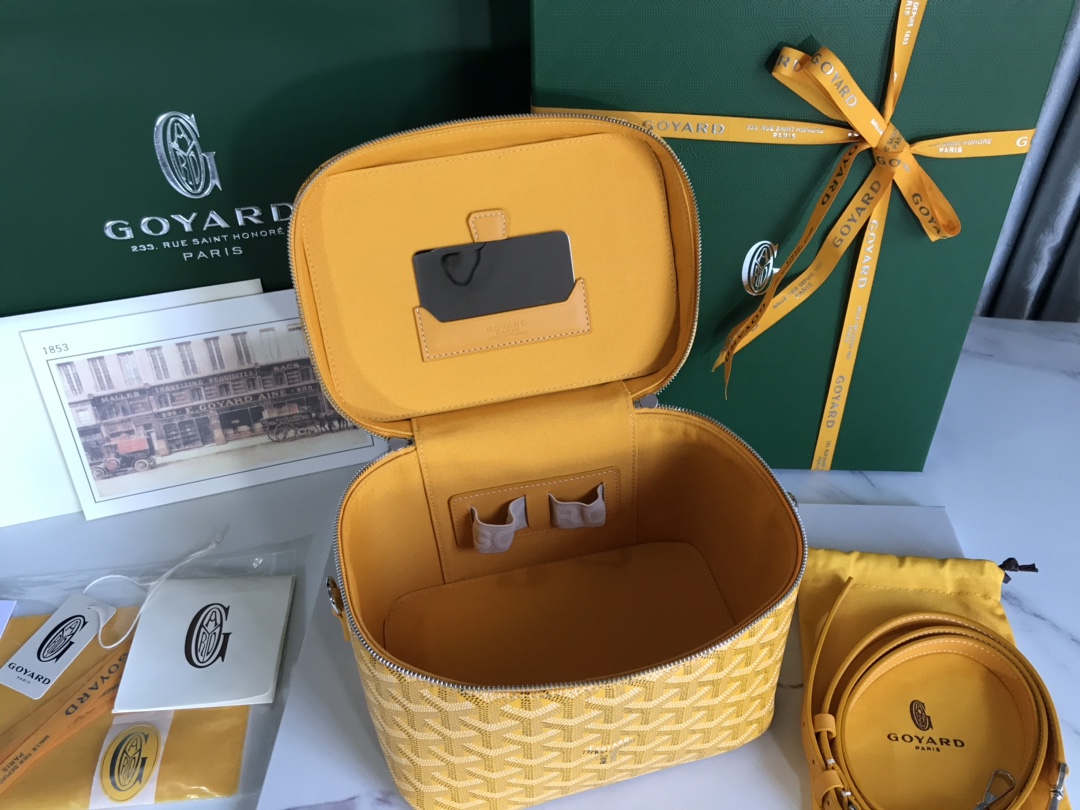 GOYARD Goyardine Muse Vanity Case Yellow 1384382