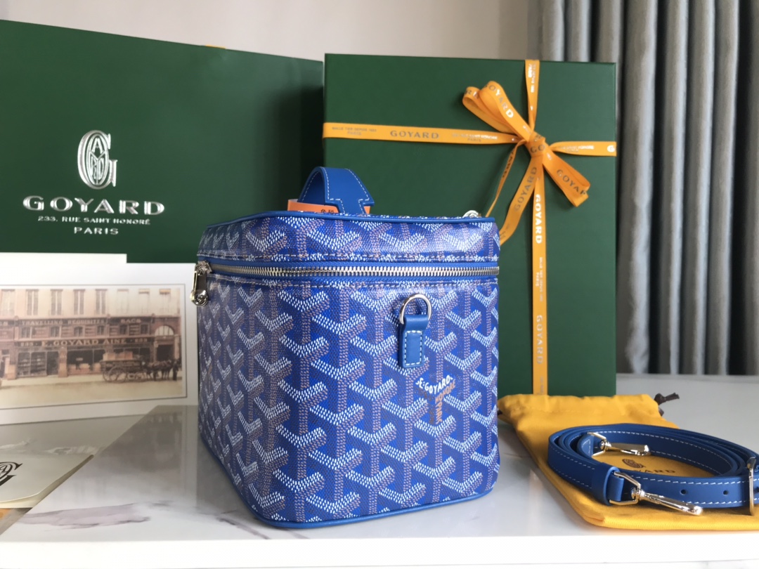 GOYARD Goyardine Muse Vanity Case Sky Blue 1352545