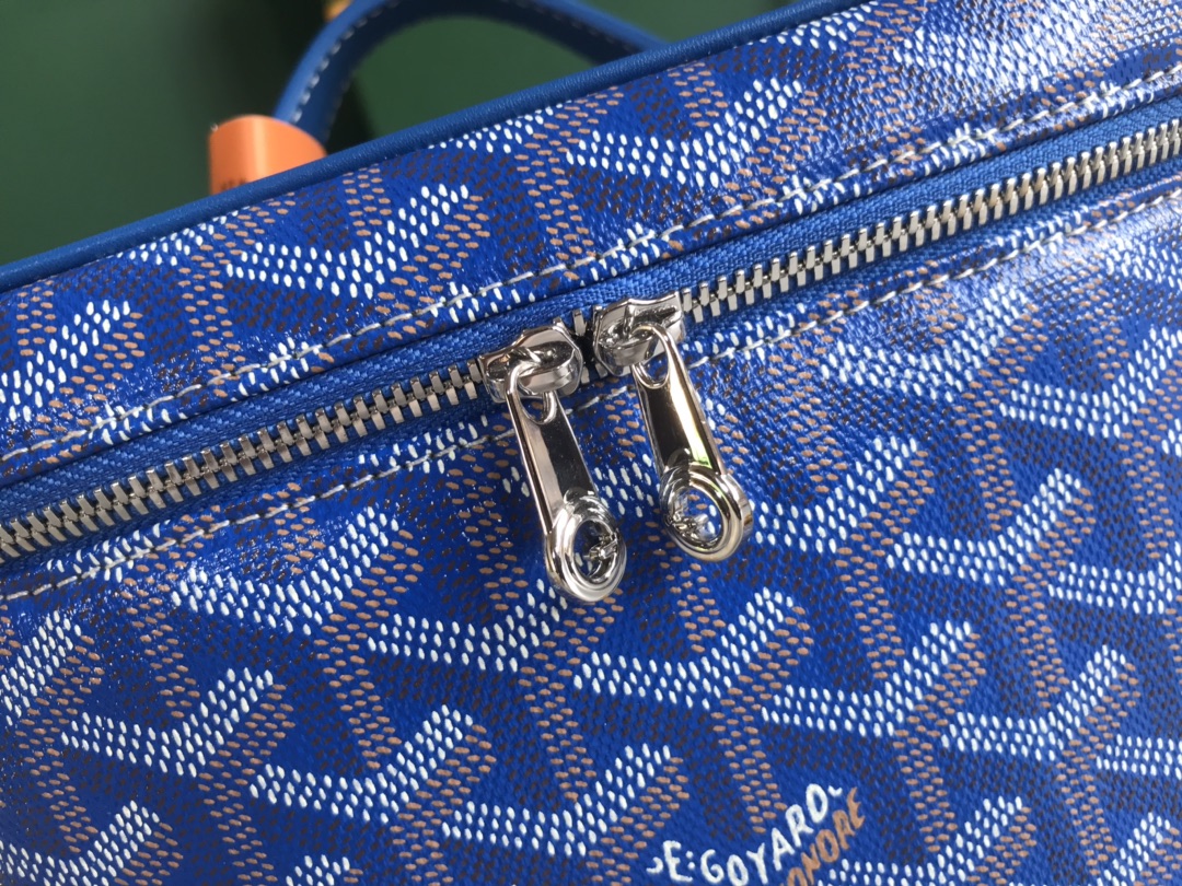 GOYARD Goyardine Muse Vanity Case Sky Blue 1352545