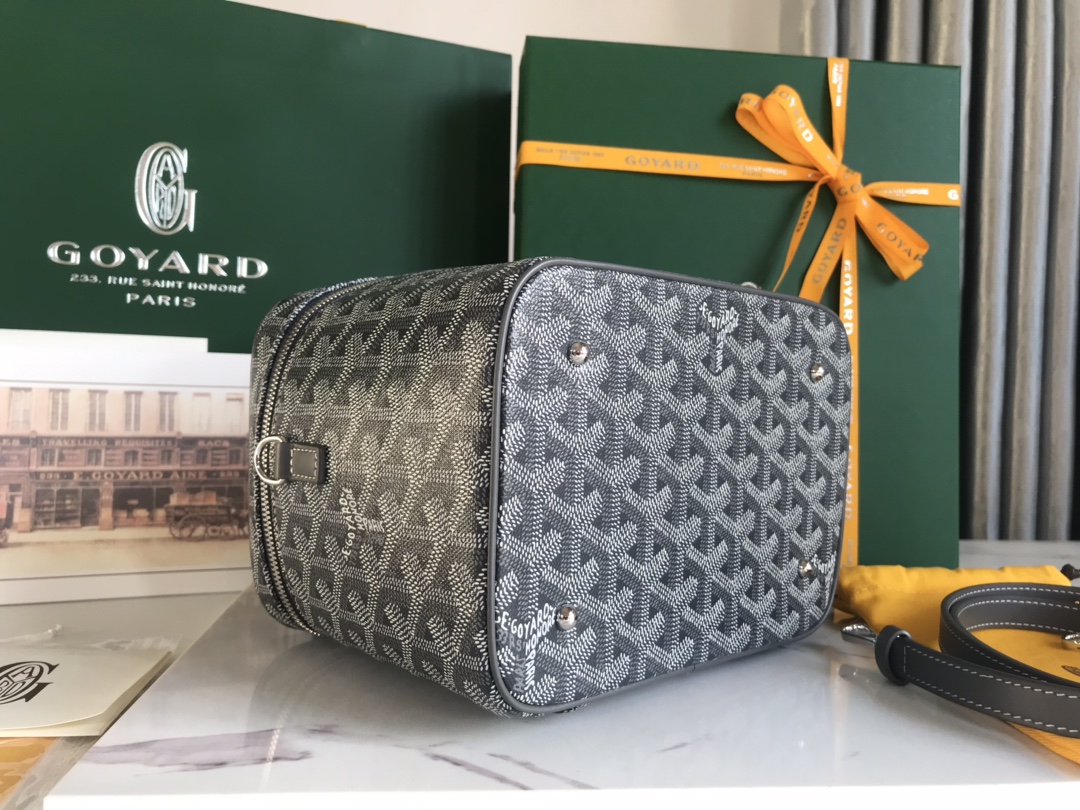 GOYARD Goyardine Muse Vanity Case Grey
