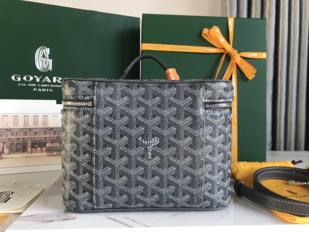 GOYARD Goyardine Muse Vanity Case Grey