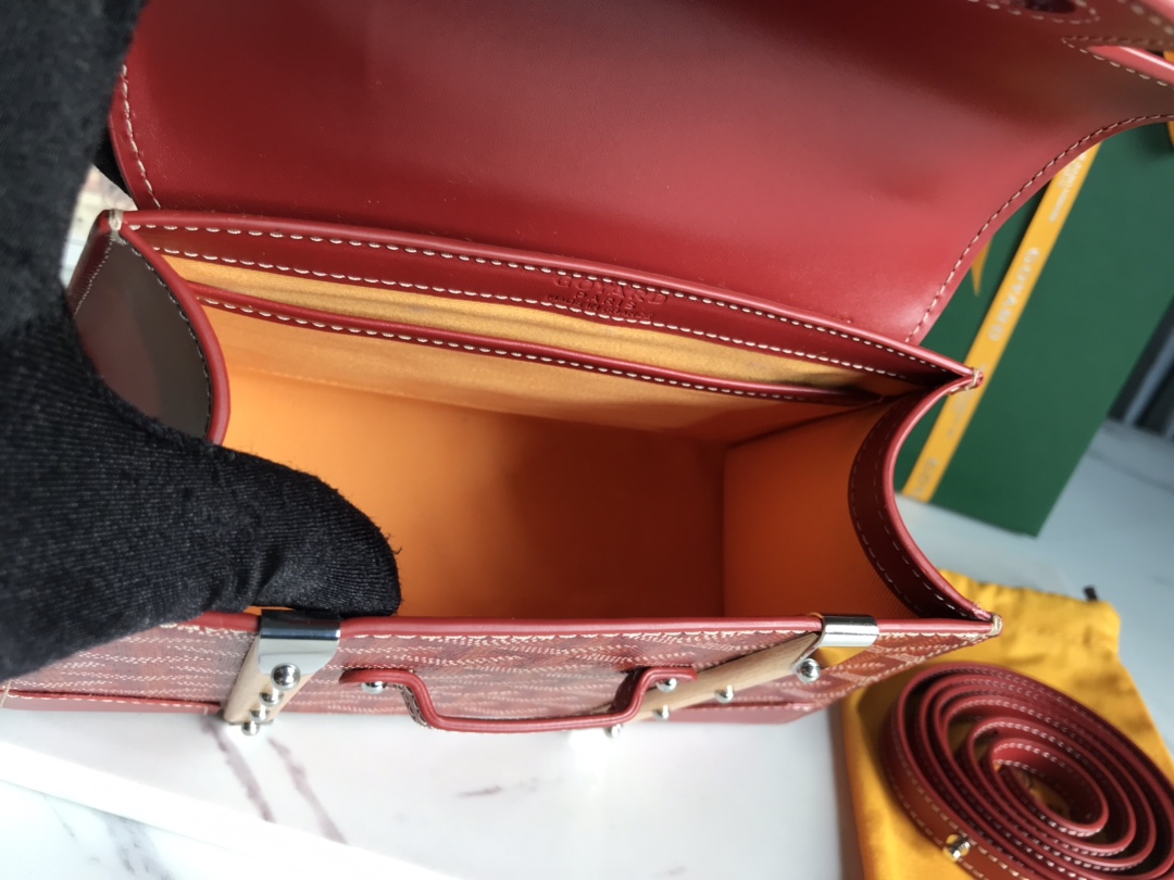Goyard Saigon Structure Mini Bag Red
