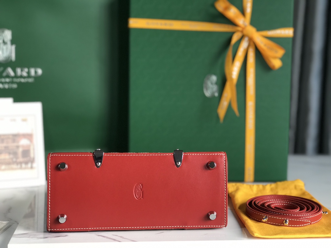 Goyard Saigon Structure Mini Bag Red
