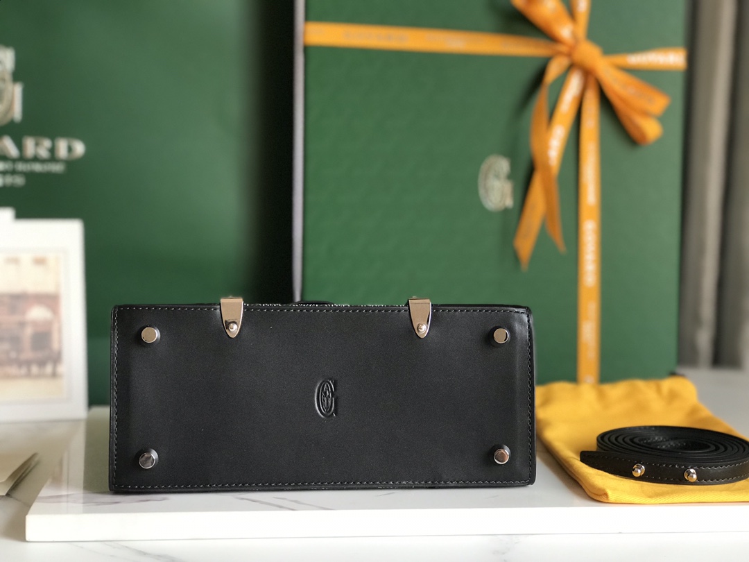 bag  Goyard Saigon Handbag Goyardine Wood Trim PM 'Black'