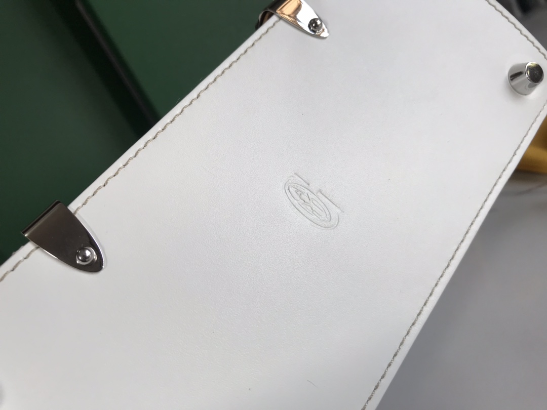 Pre-owned Goyard Goyardine Saigon Structured PM White |