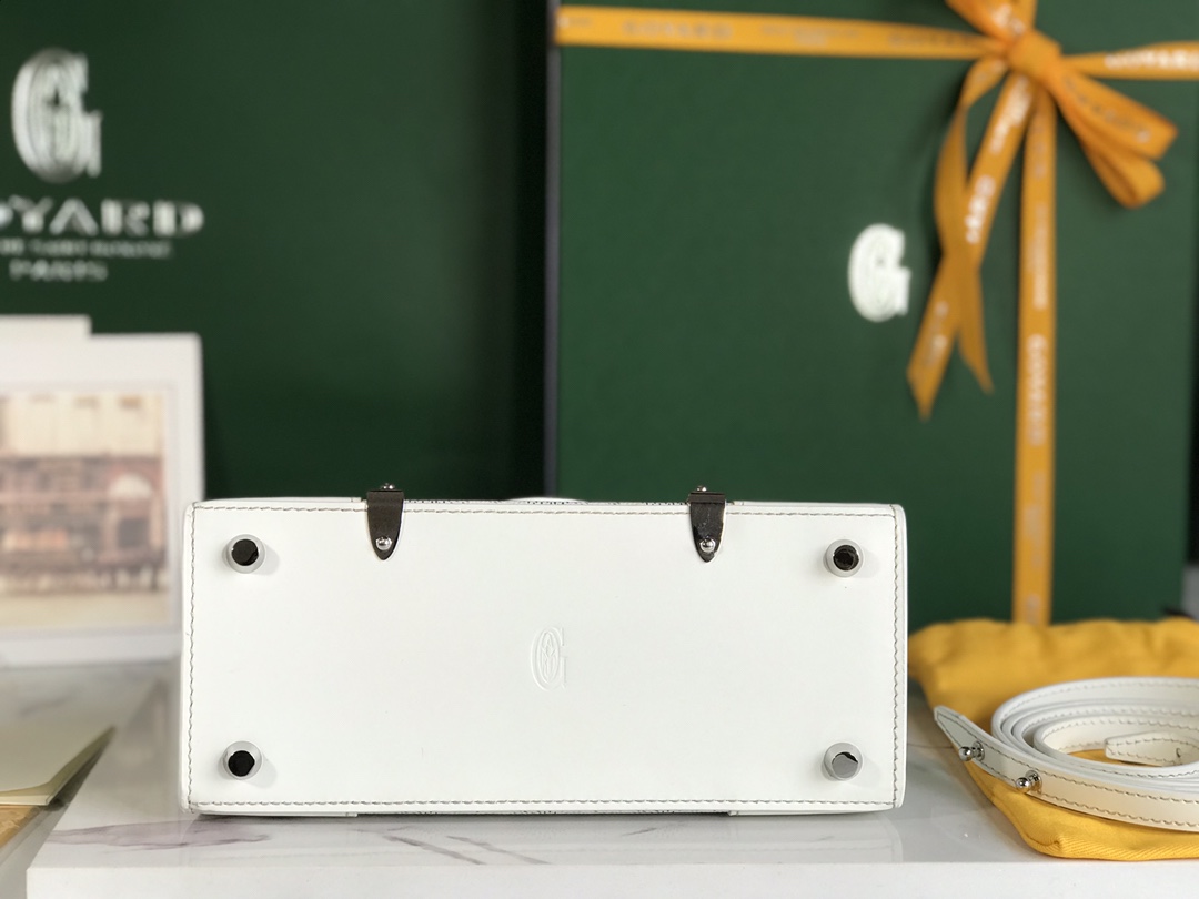 Pre-owned Goyard Goyardine Saigon Structured PM White |