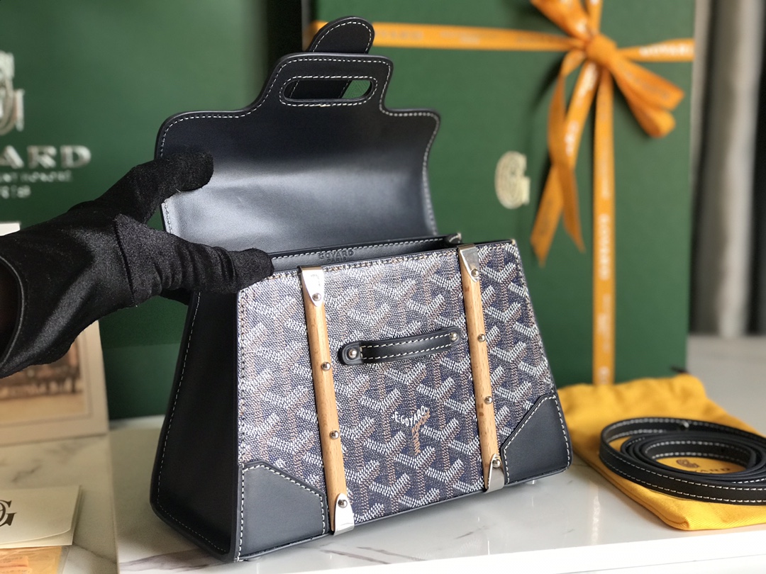 Goyard Saigon Structure Mini Bag blue navy