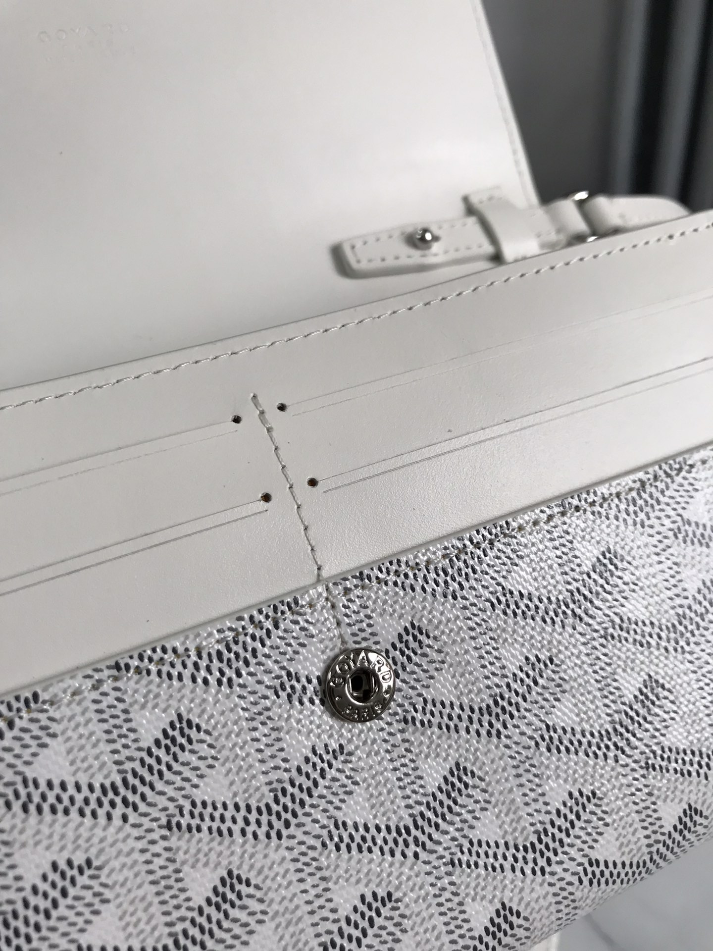 GOYARD Goyardine Varenne Continental Wallet white