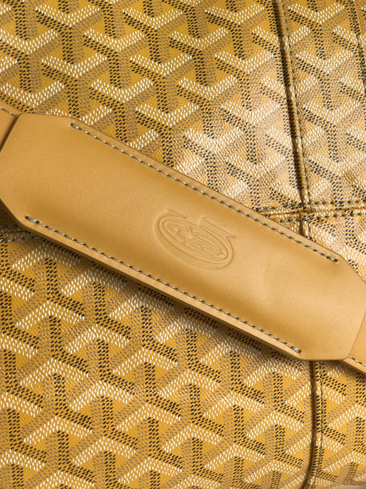 GOYARD Goyardine Croisiere 35 Yellow 878967 |