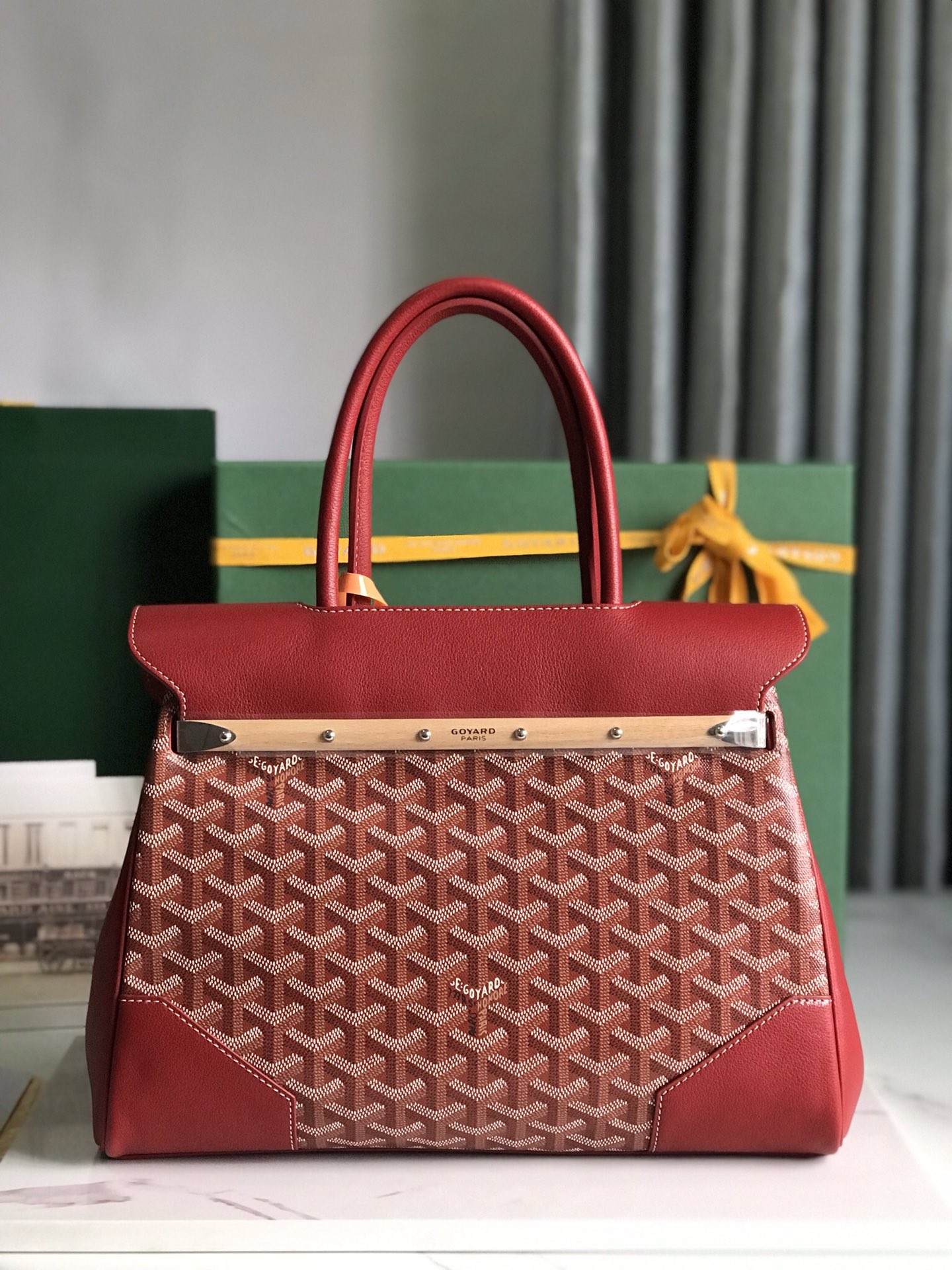 GOYARD Goyardine Saigon Tote red