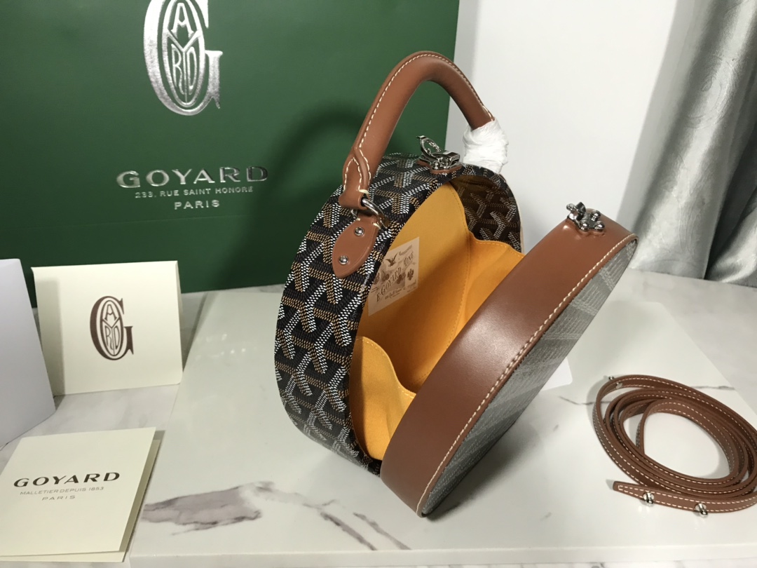 GOYARD Goyardine Alto Hatbox Brown gray.
