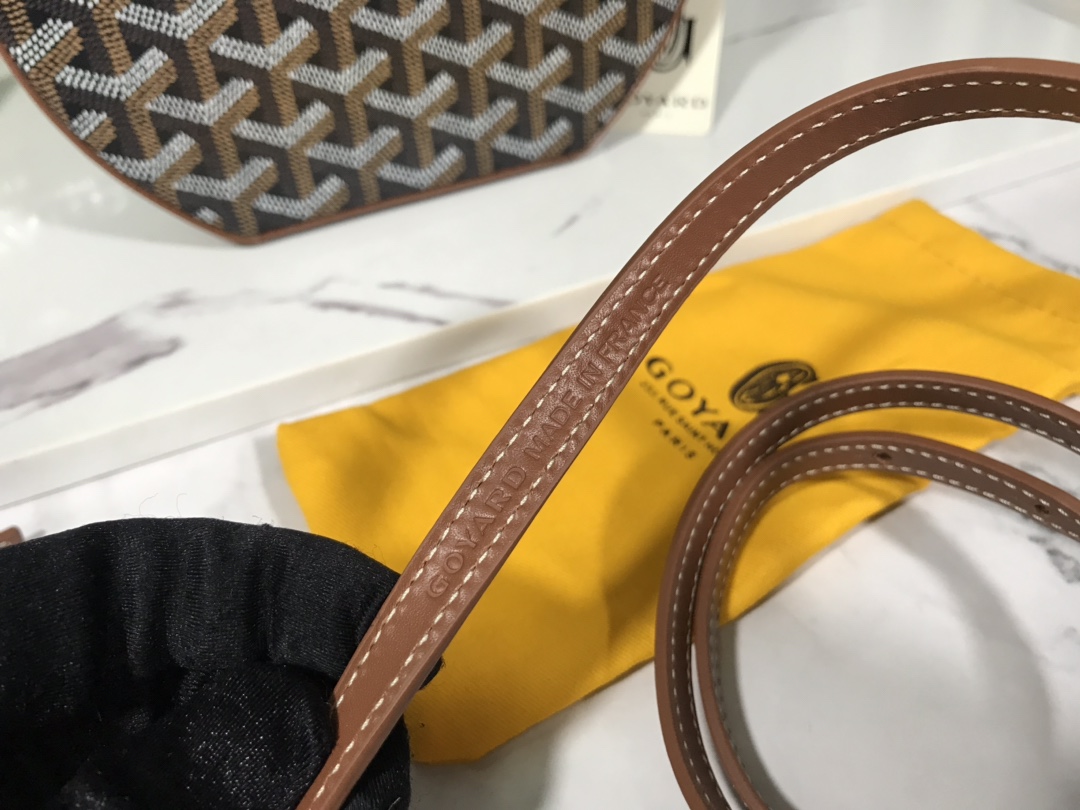 GOYARD Goyardine Alto Hatbox Brown gray.