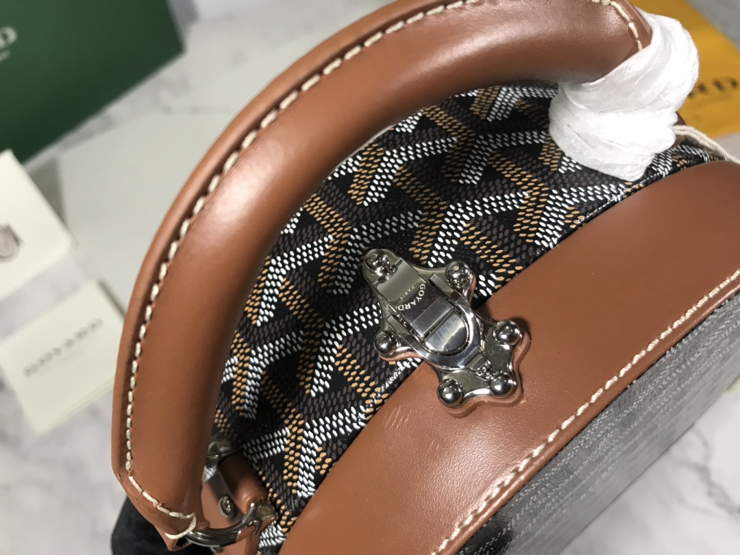 GOYARD Goyardine Alto Hatbox Brown gray.