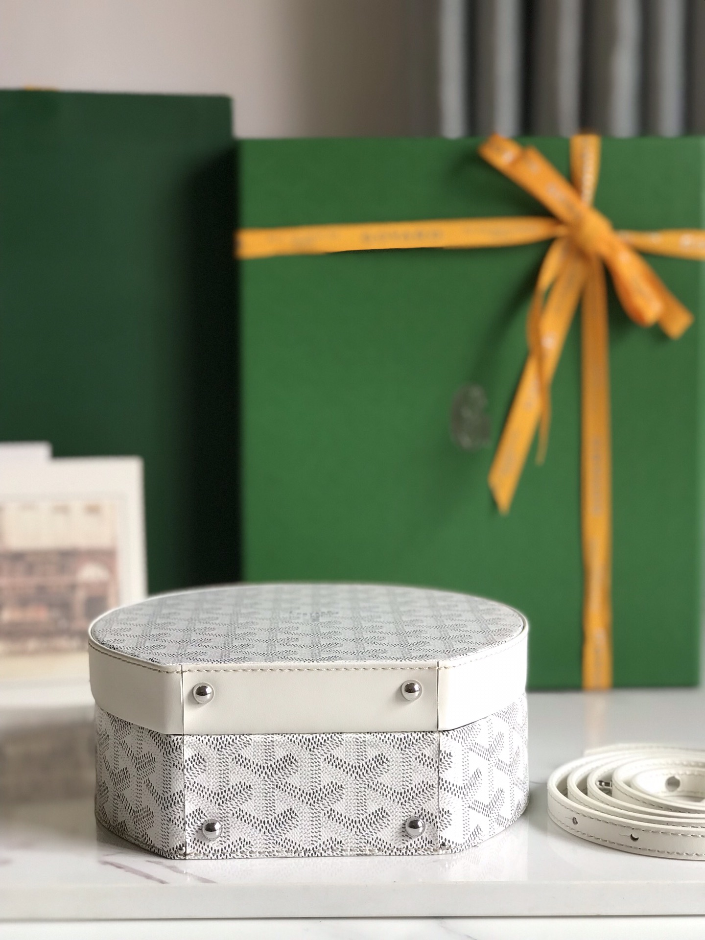 GOYARD Goyardine Alto Hatbox white