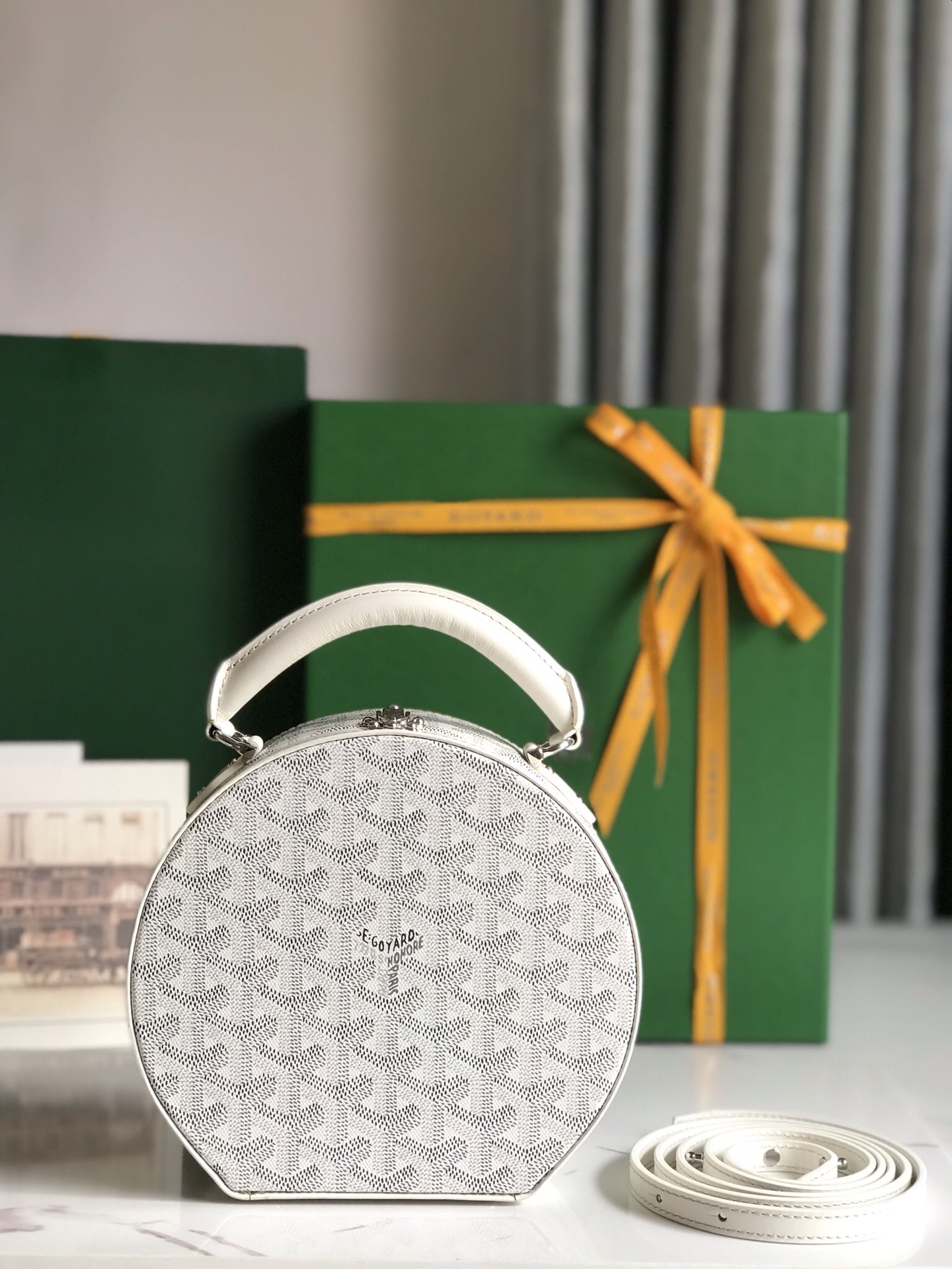 GOYARD Goyardine Alto Hatbox white