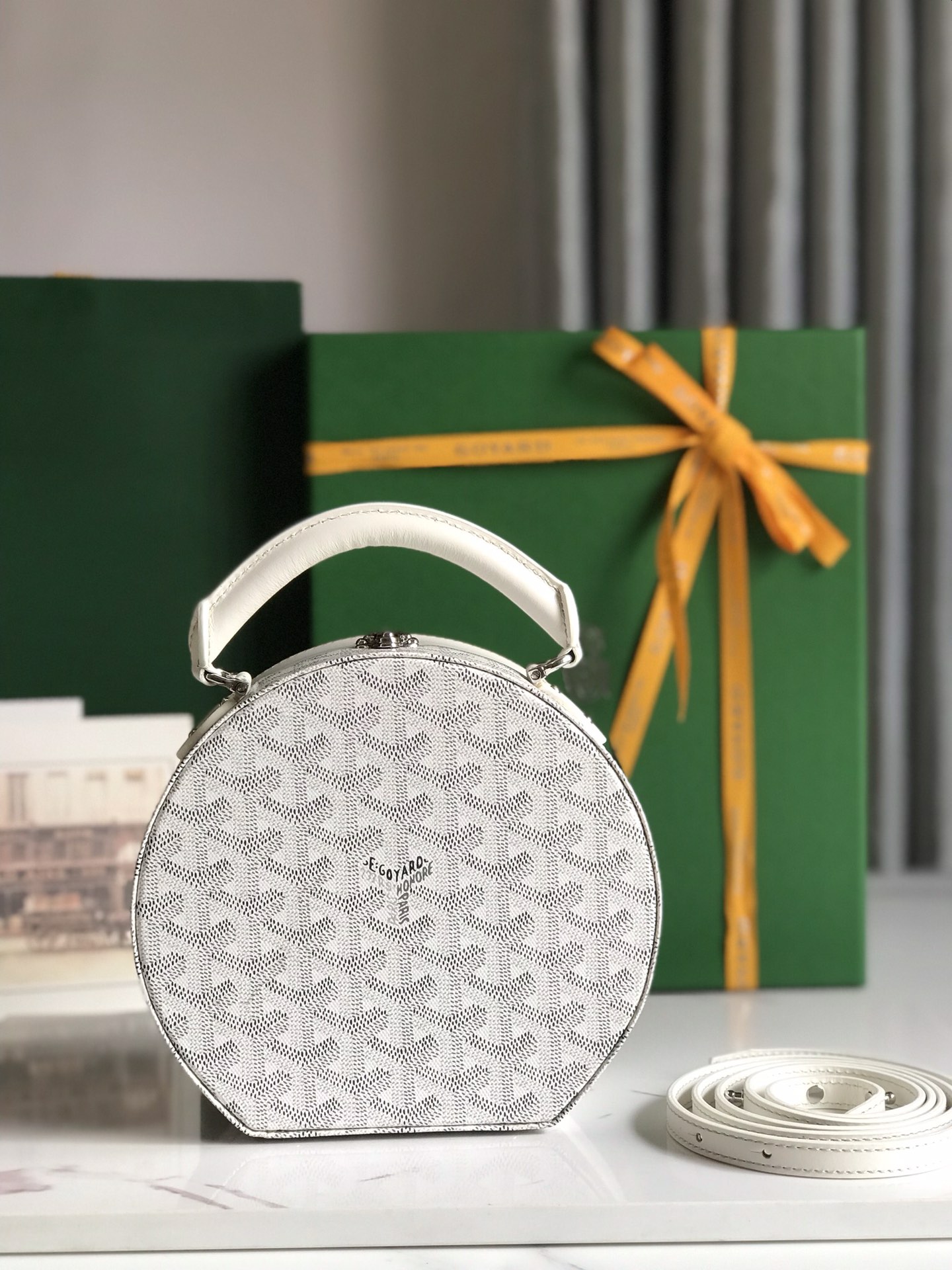 GOYARD Goyardine Alto Hatbox white