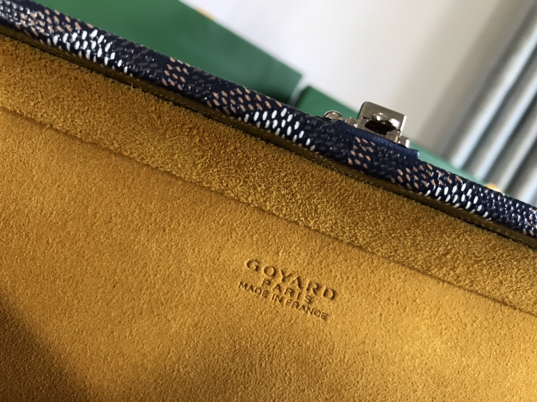 Goyard Grand Hotel Trunk Bag navy| eBay