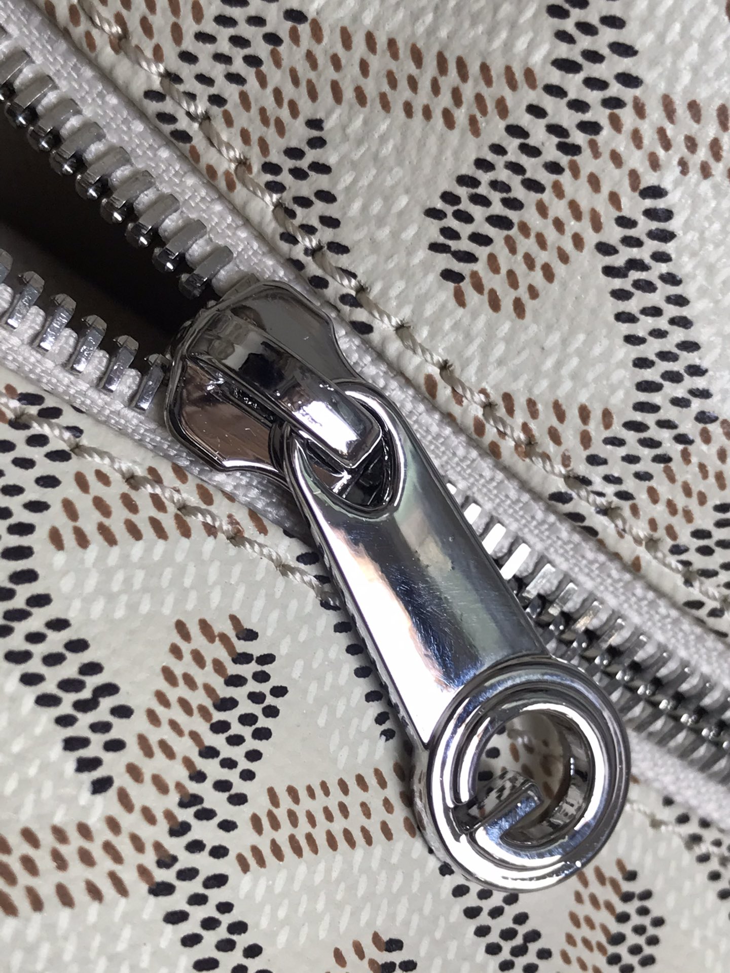Goyard White Goyardine Coated Canvas and Leather Saint Louis