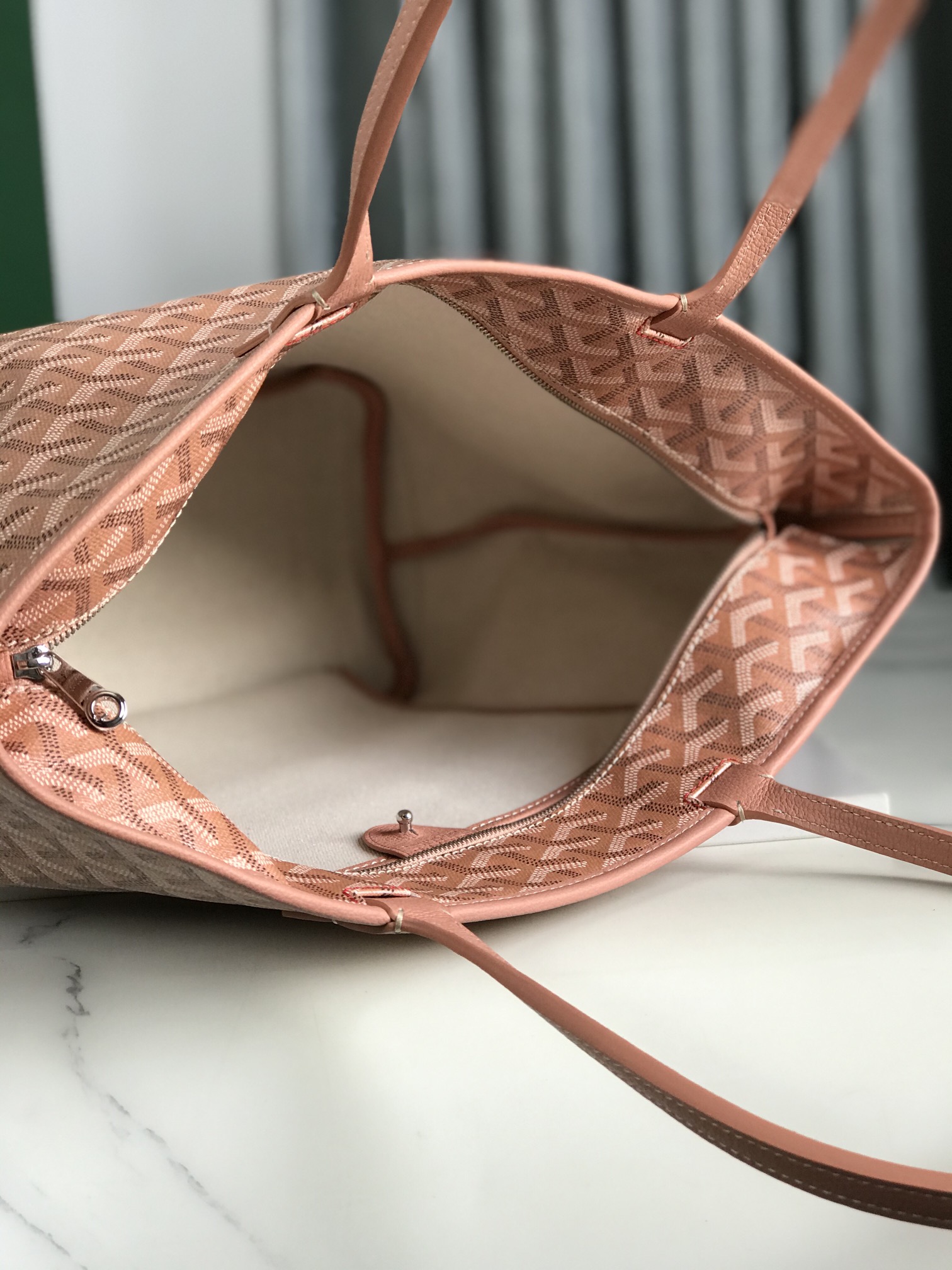 GOYARD Iridescent Goyardine Saint Louis PM Pearly Coral