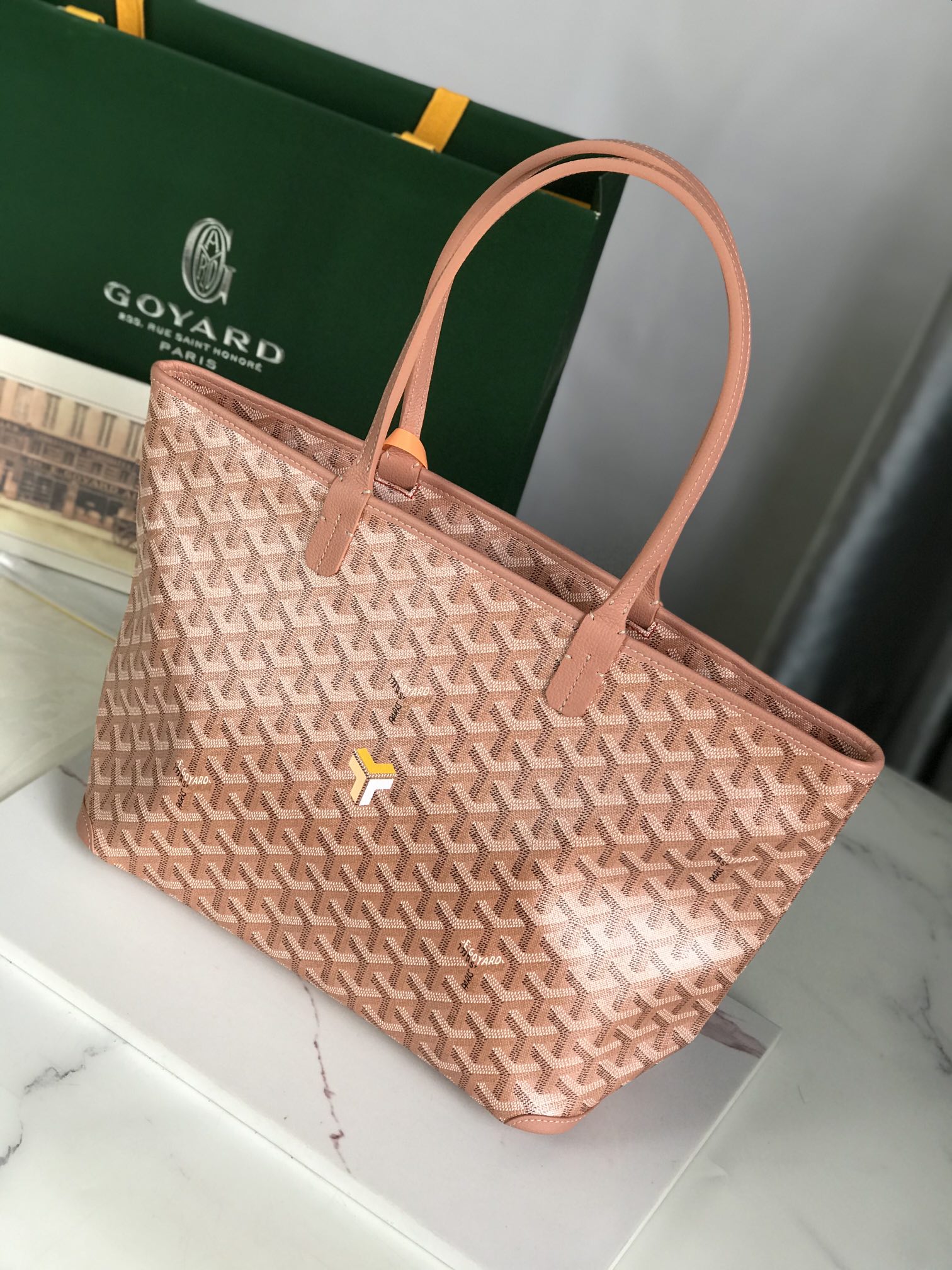 GOYARD Iridescent Goyardine Saint Louis PM Pearly Coral