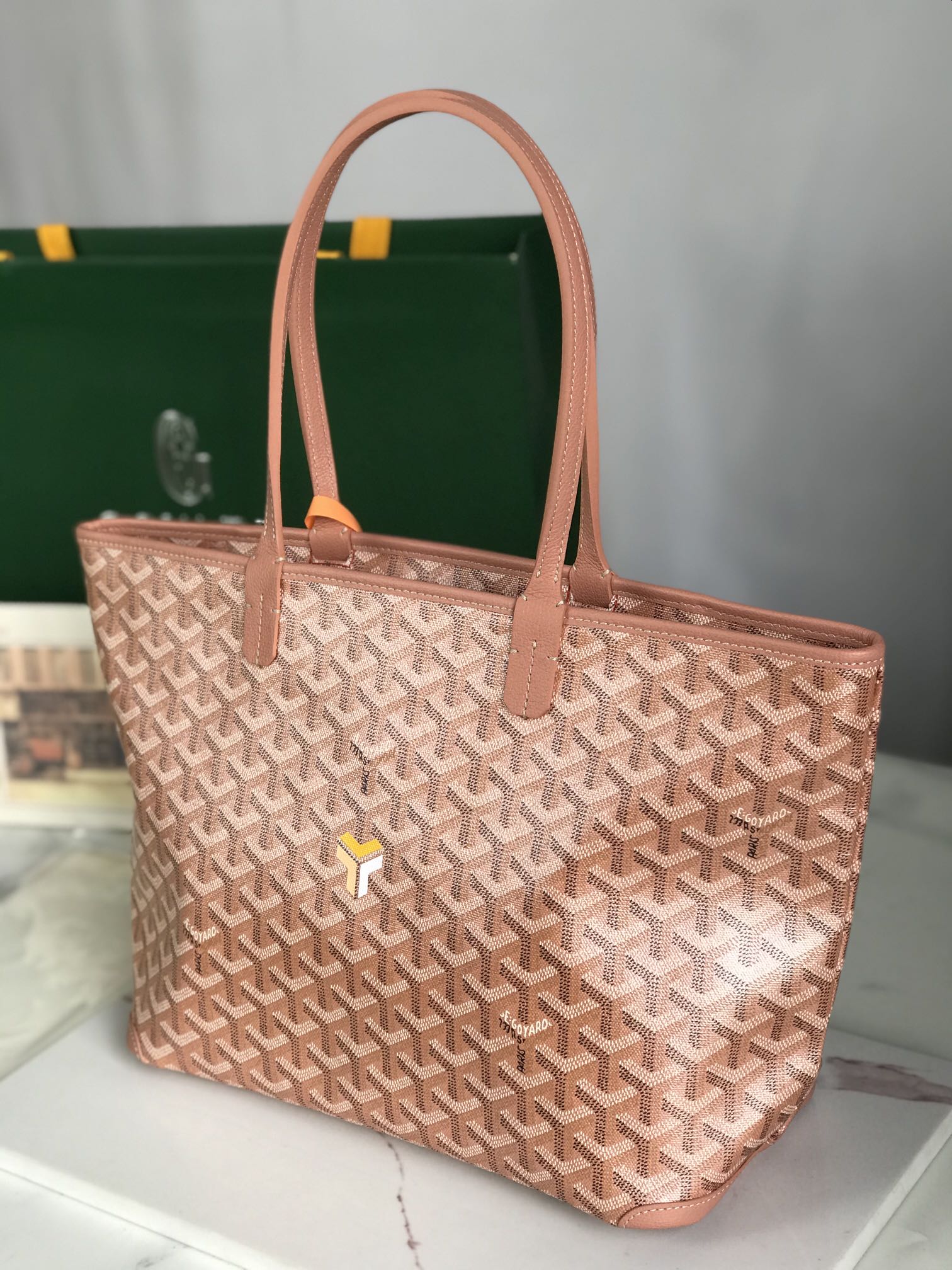 GOYARD Iridescent Goyardine Saint Louis PM Pearly Coral